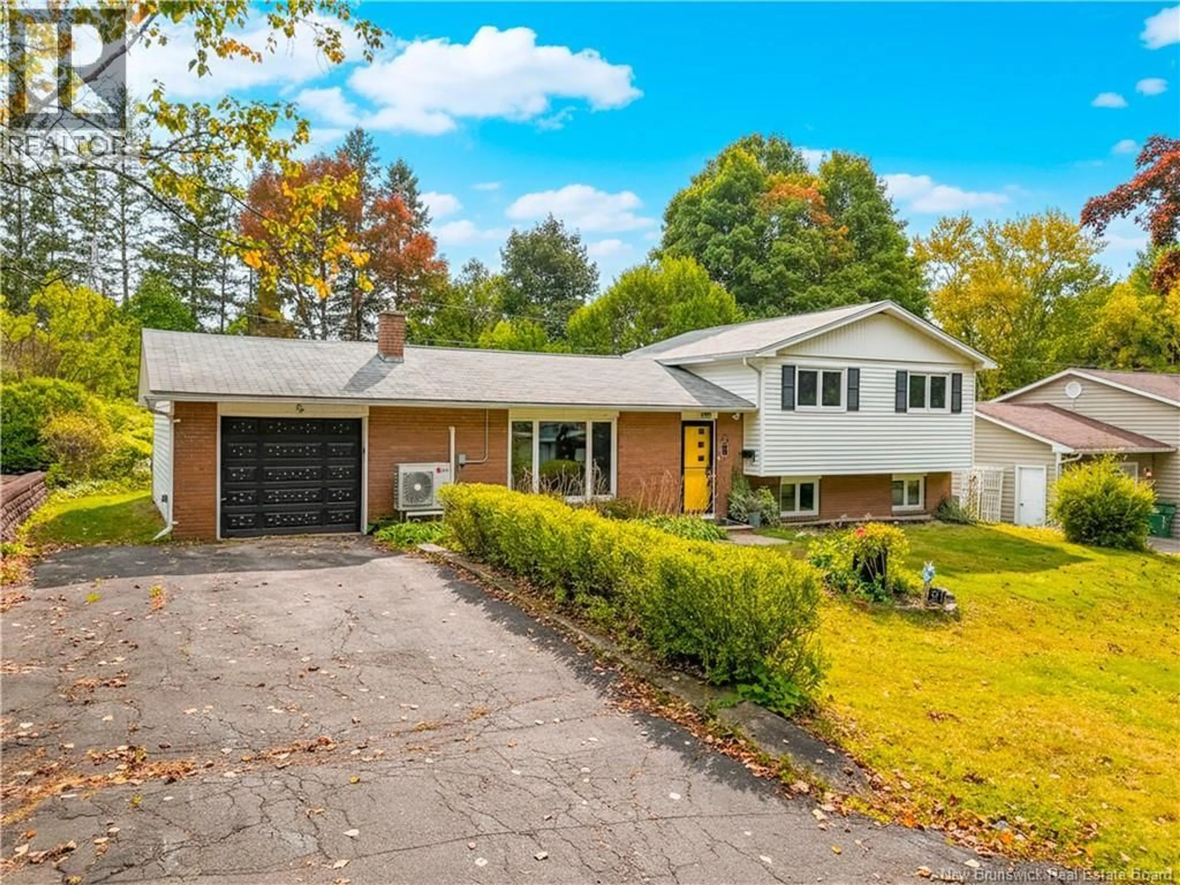 Unknown for 31 CAMERON COURT, Fredericton New Brunswick E3B2R9
