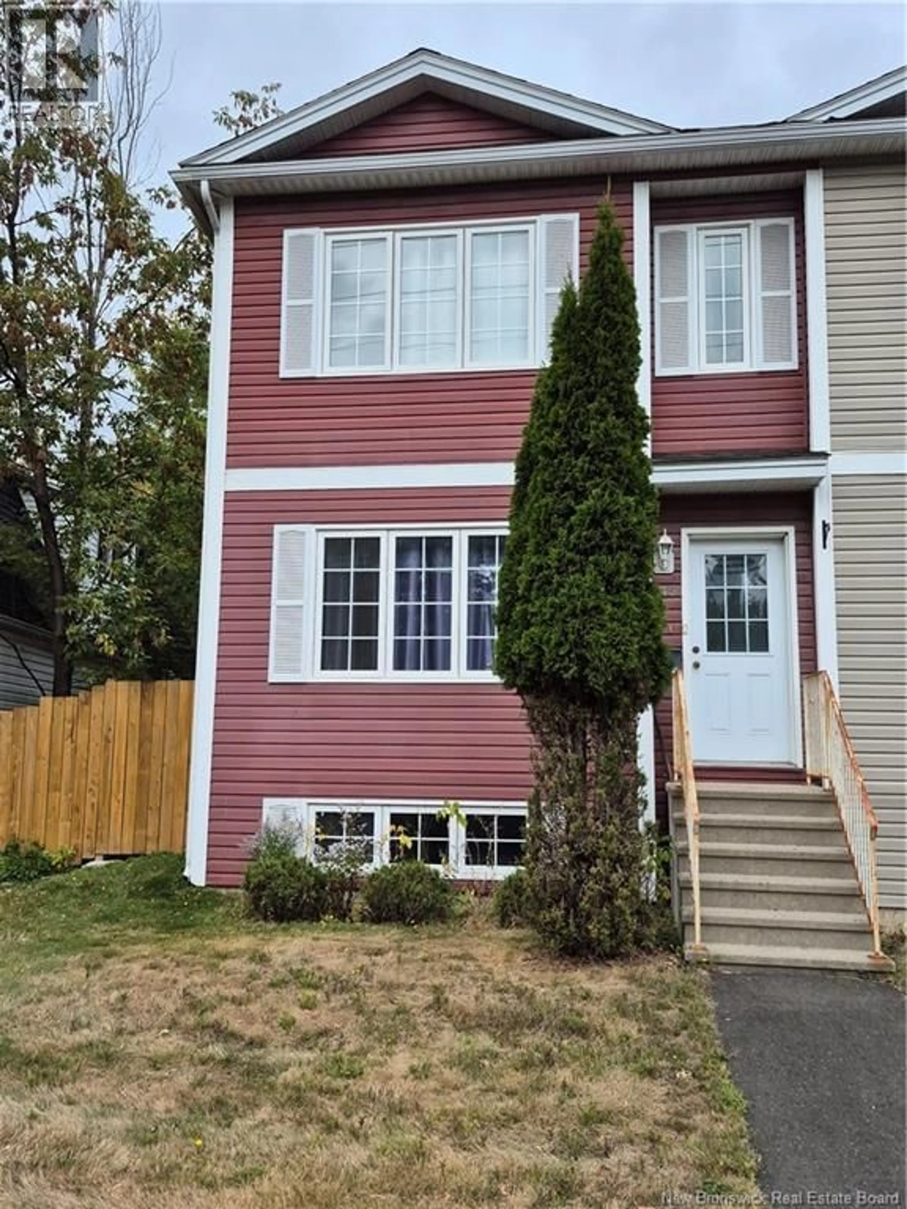 Home with vinyl exterior material, street for 15 CANADA STREET, Marysville New Brunswick E3A3Z1