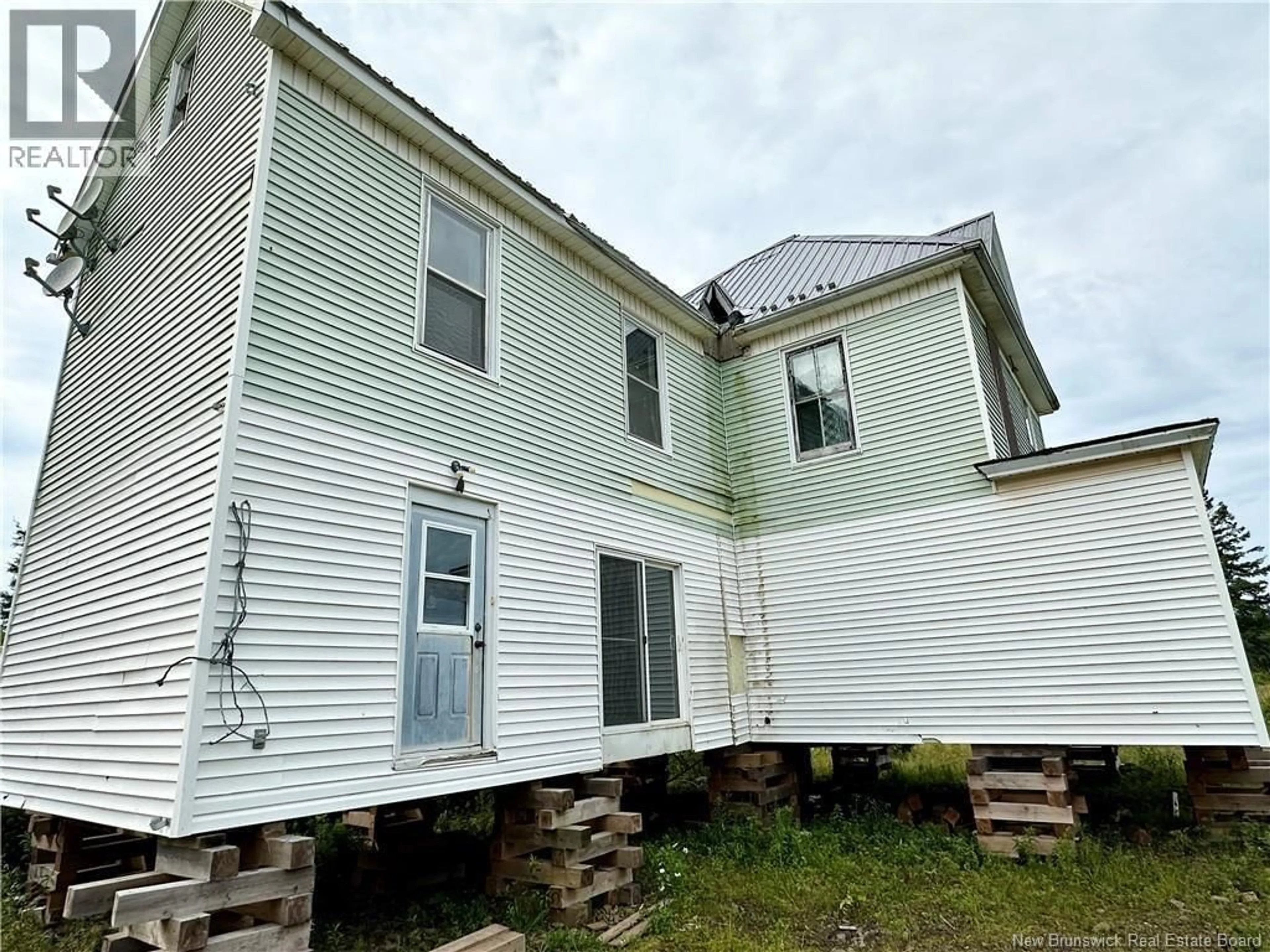 Home with vinyl exterior material, building for 33 SHEMOGUE ROAD, Port Elgin New Brunswick E4M1C5