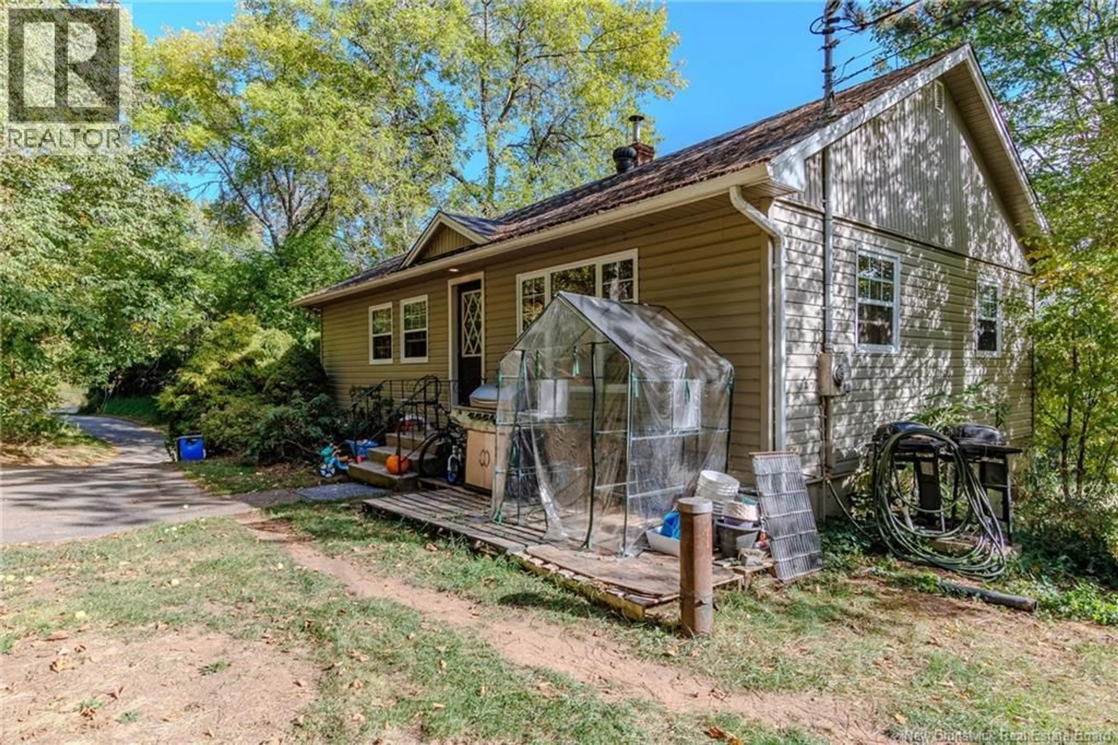 Patio, unknown for 53 PICKWAUKET ROAD, Hampton New Brunswick E5N6H5