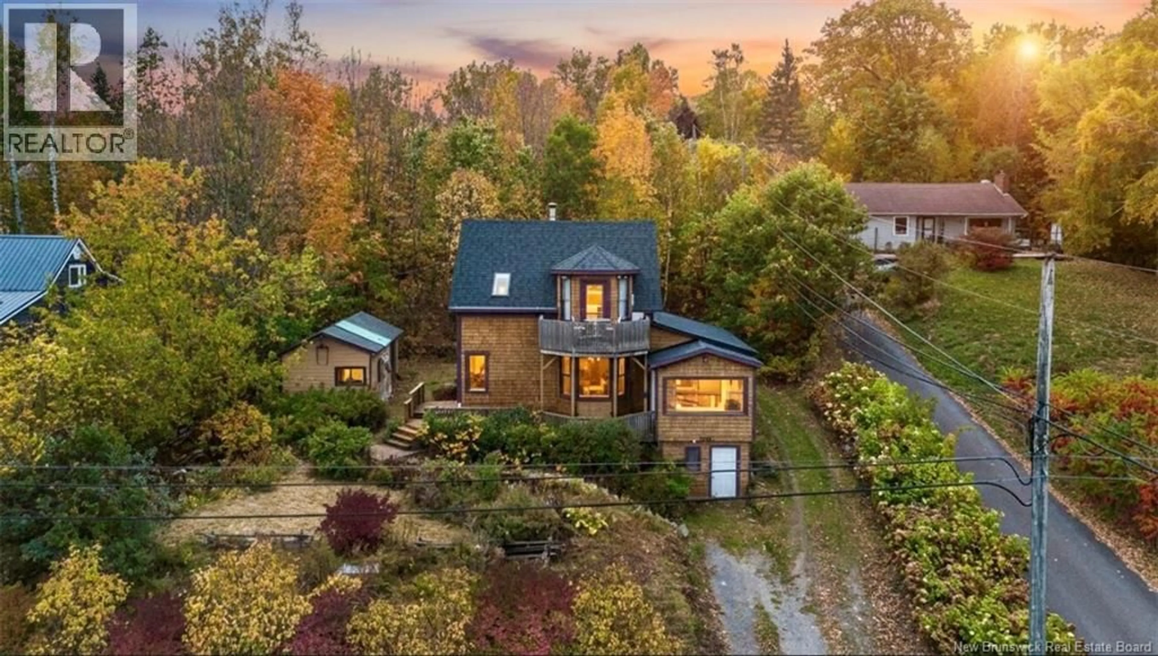 A pic from outside/outdoor area/front of a property/back of a property/a pic from drone, unknown for 1960 WOODSTOCK ROAD, Fredericton New Brunswick E3C1L3