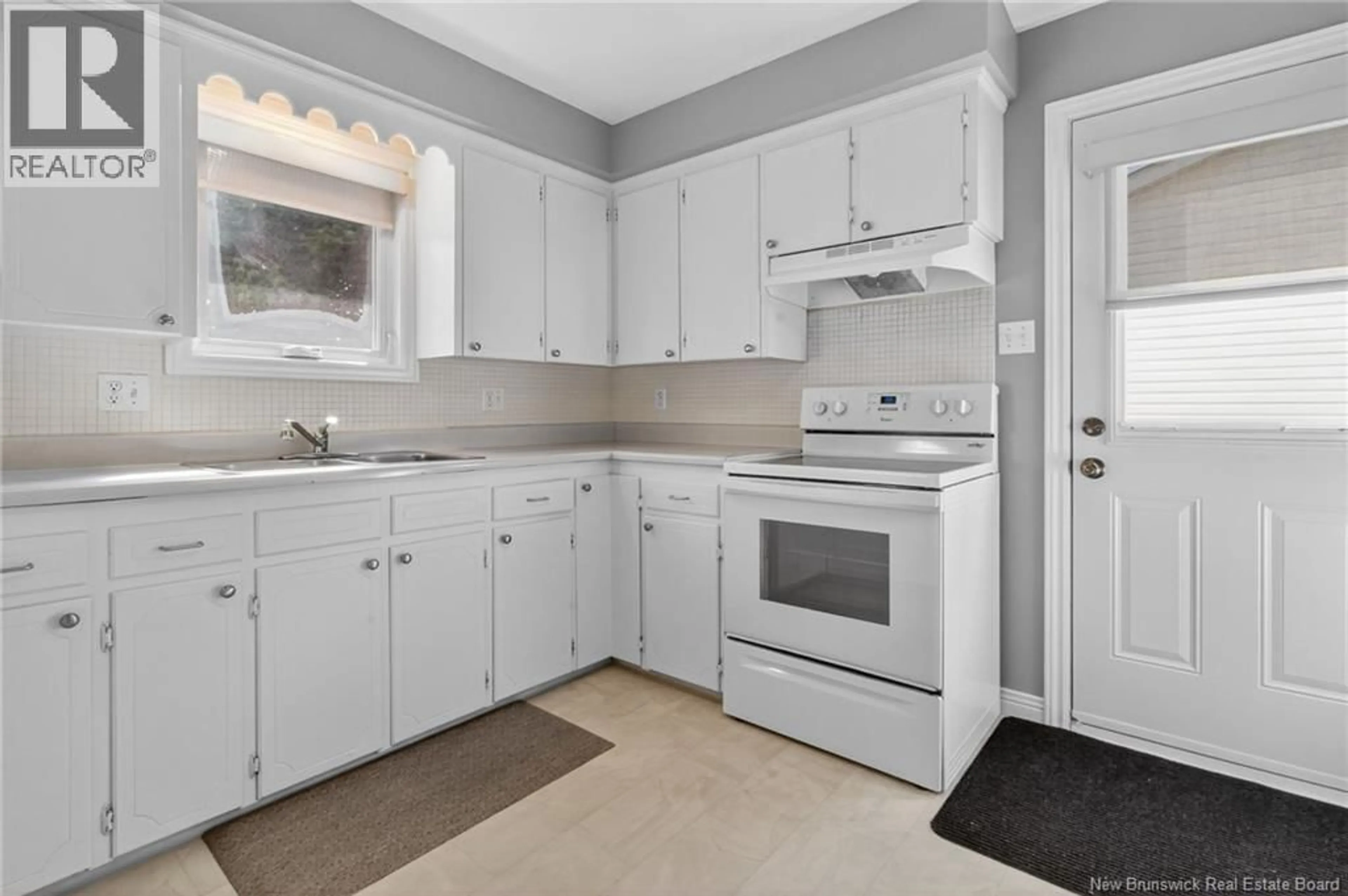 Standard kitchen, unknown for 106 COLUMBUS AVENUE, Moncton New Brunswick E1A5E4