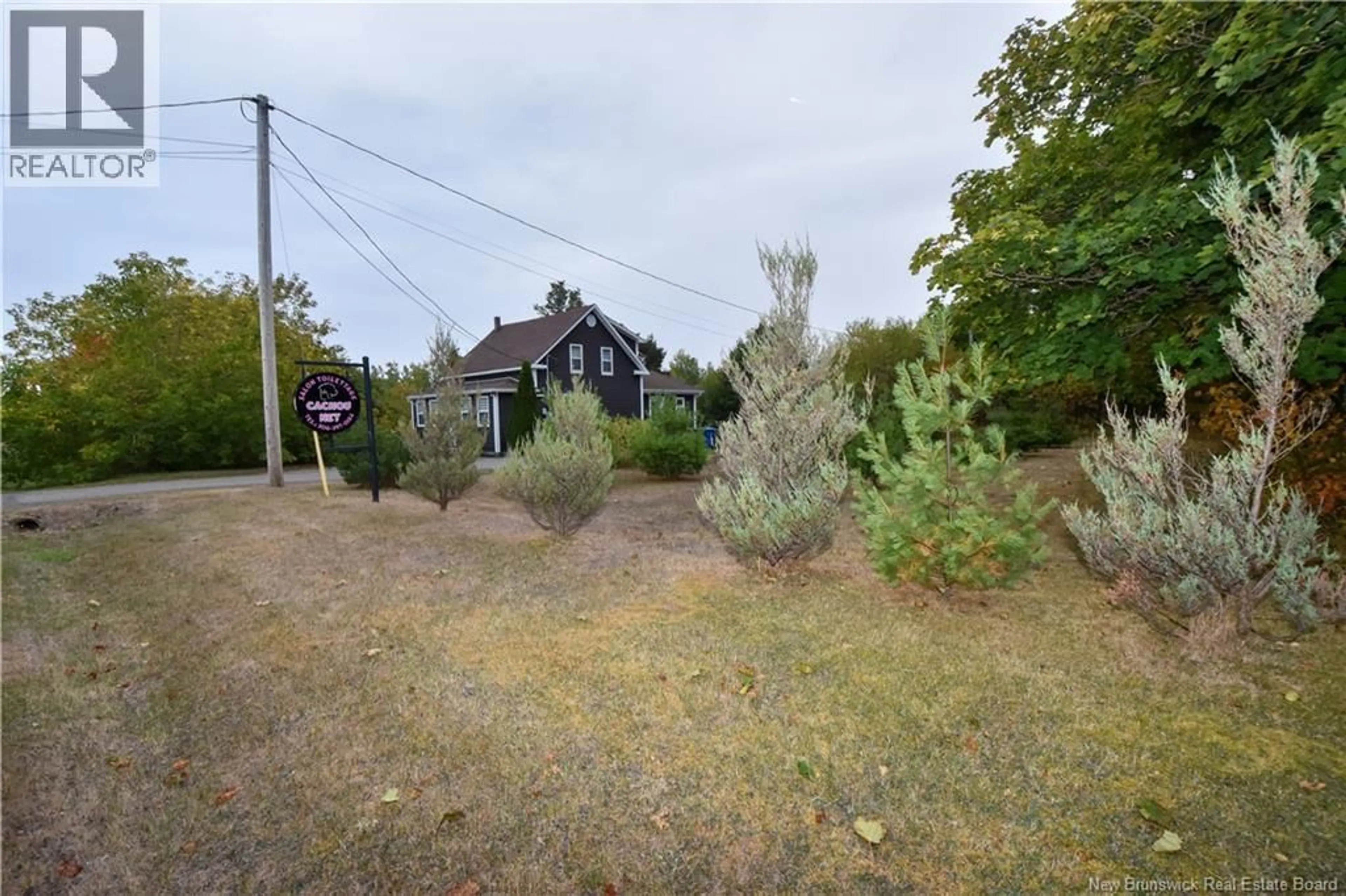 A pic from outside/outdoor area/front of a property/back of a property/a pic from drone, unknown for 480 POINTE-À-BOULEAU STREET, Tracadie New Brunswick E1X1B6