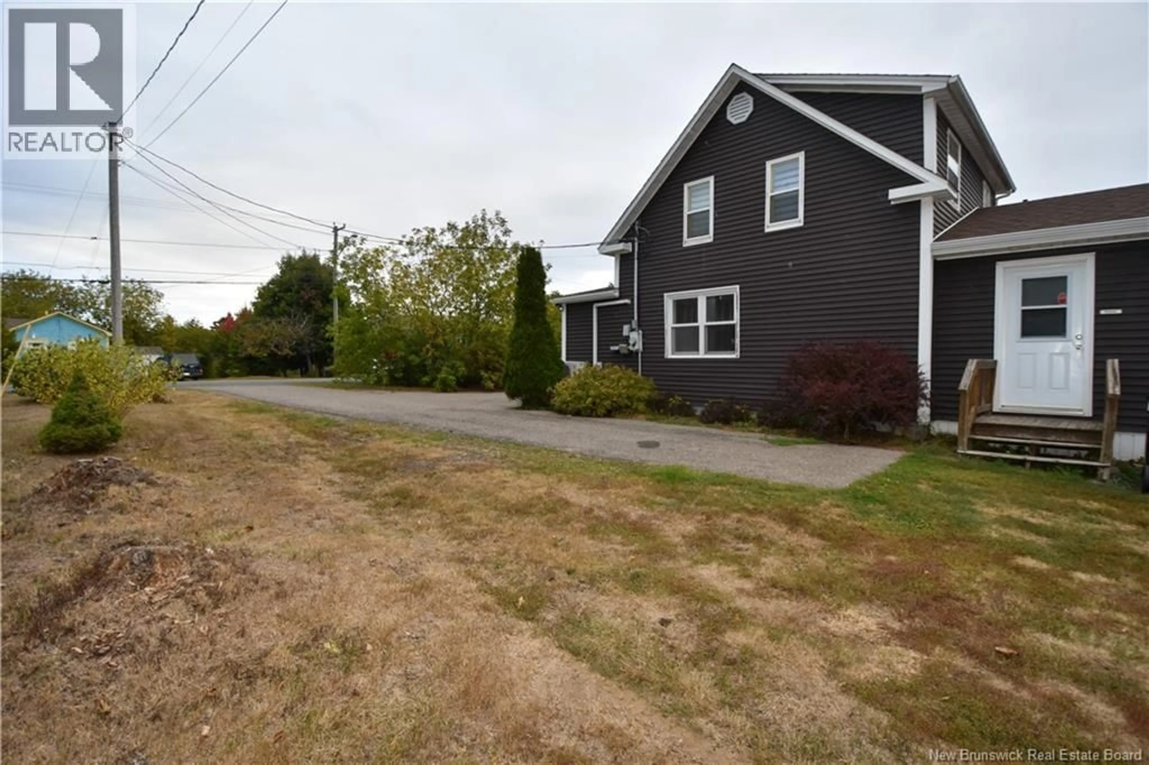 A pic from outside/outdoor area/front of a property/back of a property/a pic from drone, street for 480 POINTE-À-BOULEAU STREET, Tracadie New Brunswick E1X1B6
