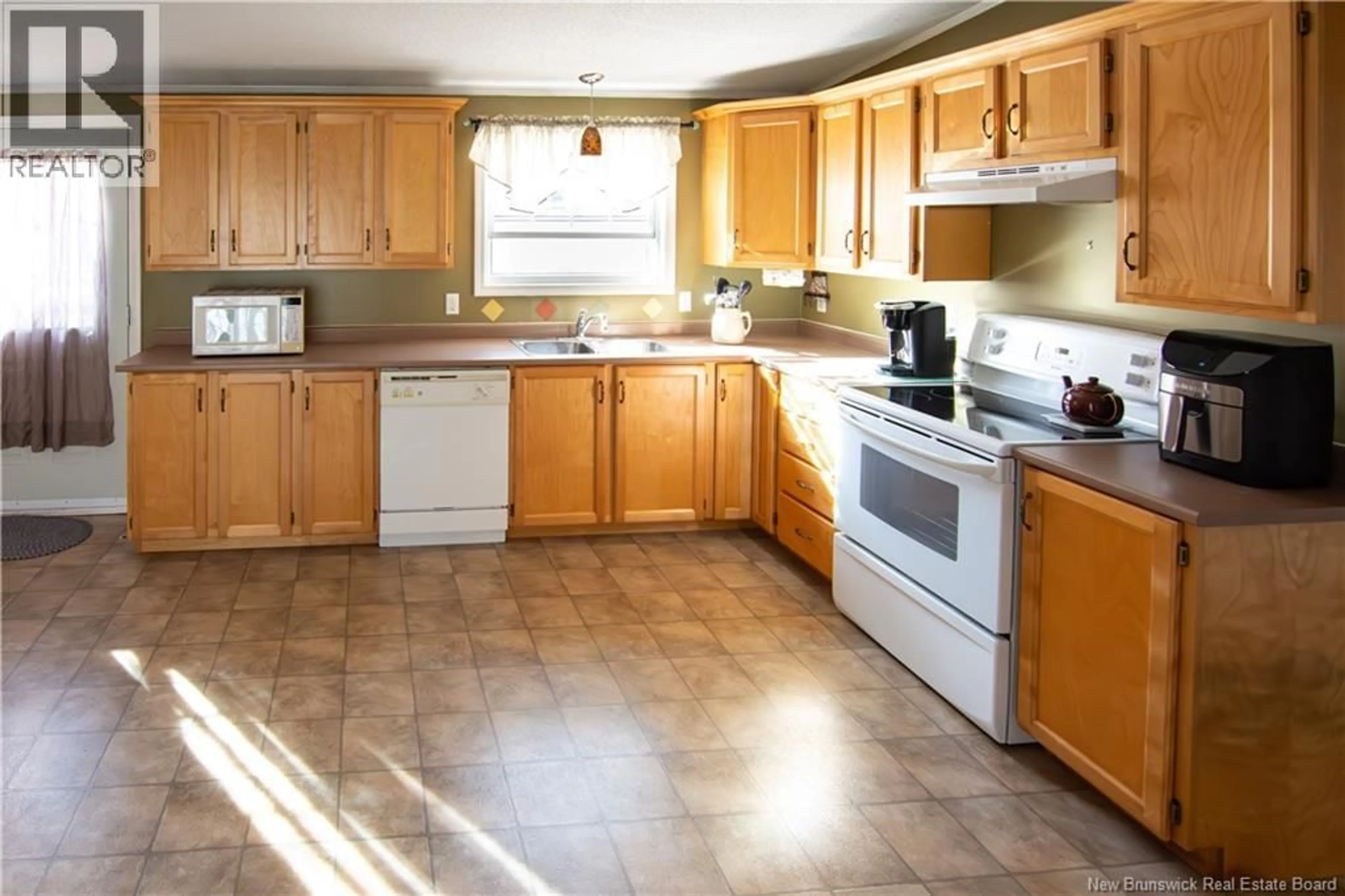 Standard kitchen, unknown for 8 WALNUT STREET, Moncton New Brunswick E1H3B7