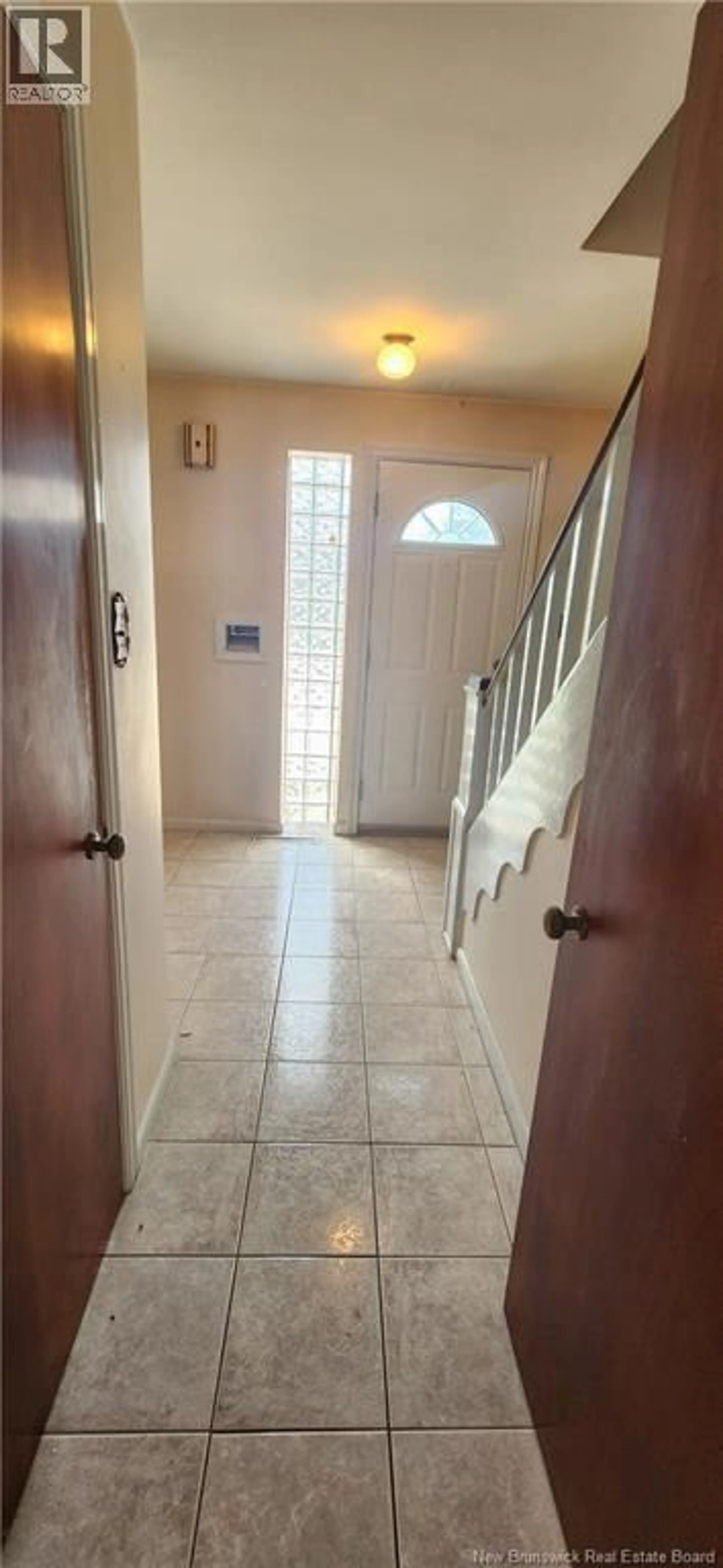 Indoor foyer for 29 MACBEATH AVENUE, Moncton New Brunswick E1C6Z2