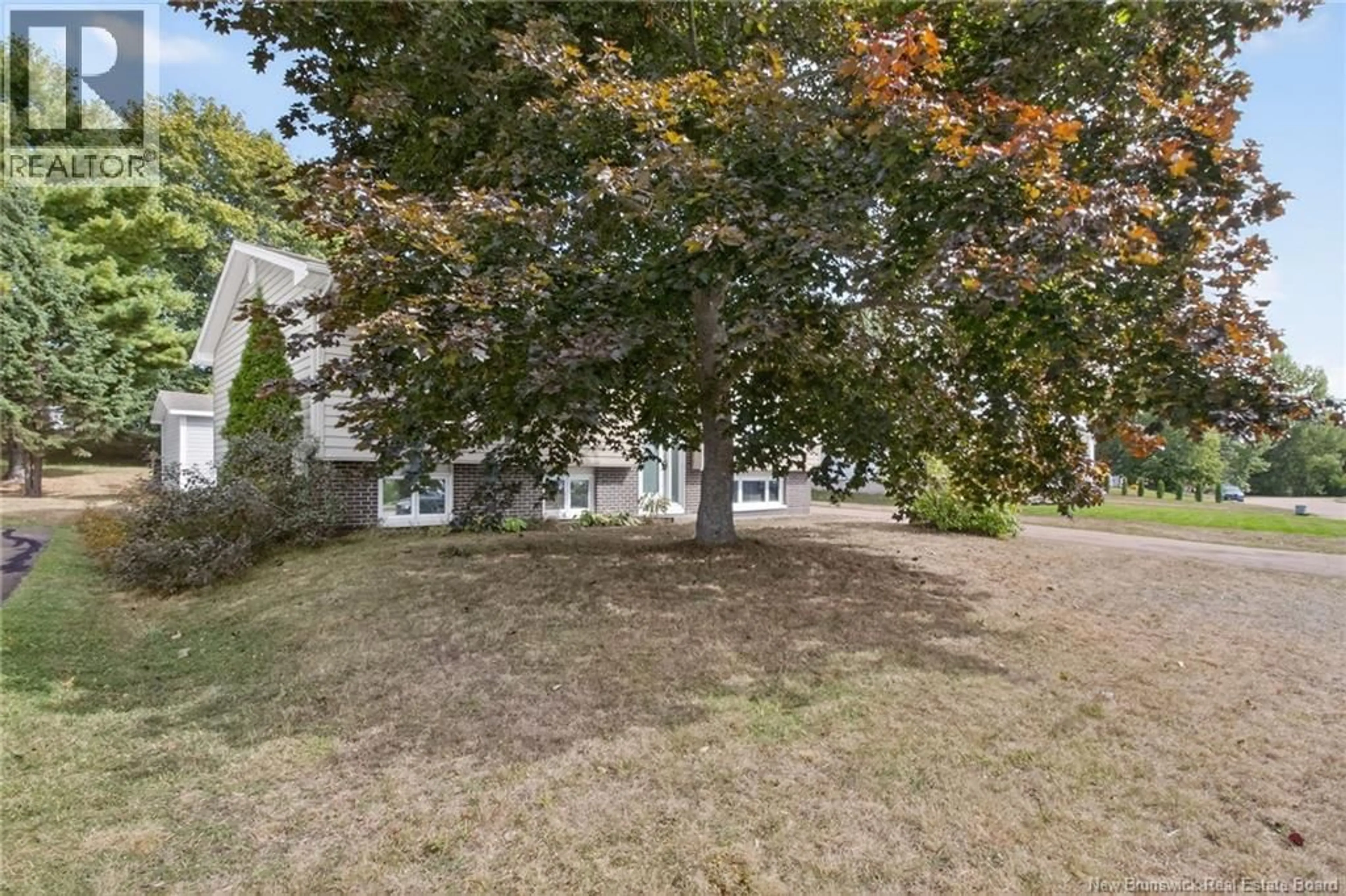 A pic from outside/outdoor area/front of a property/back of a property/a pic from drone, street for 598 GUY, Dieppe New Brunswick E1A4V7