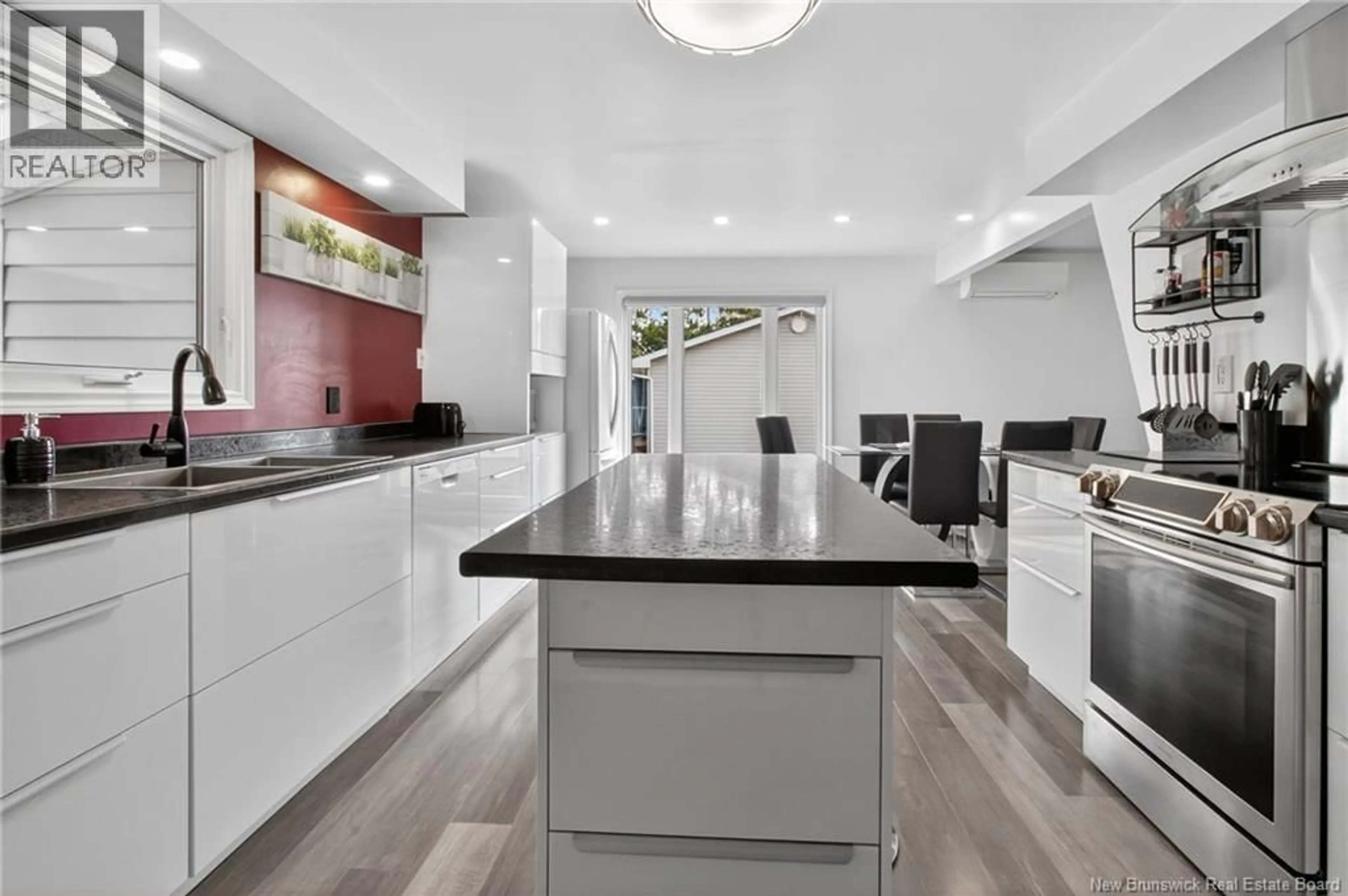 Contemporary kitchen, ceramic/tile floor for 598 GUY, Dieppe New Brunswick E1A4V7