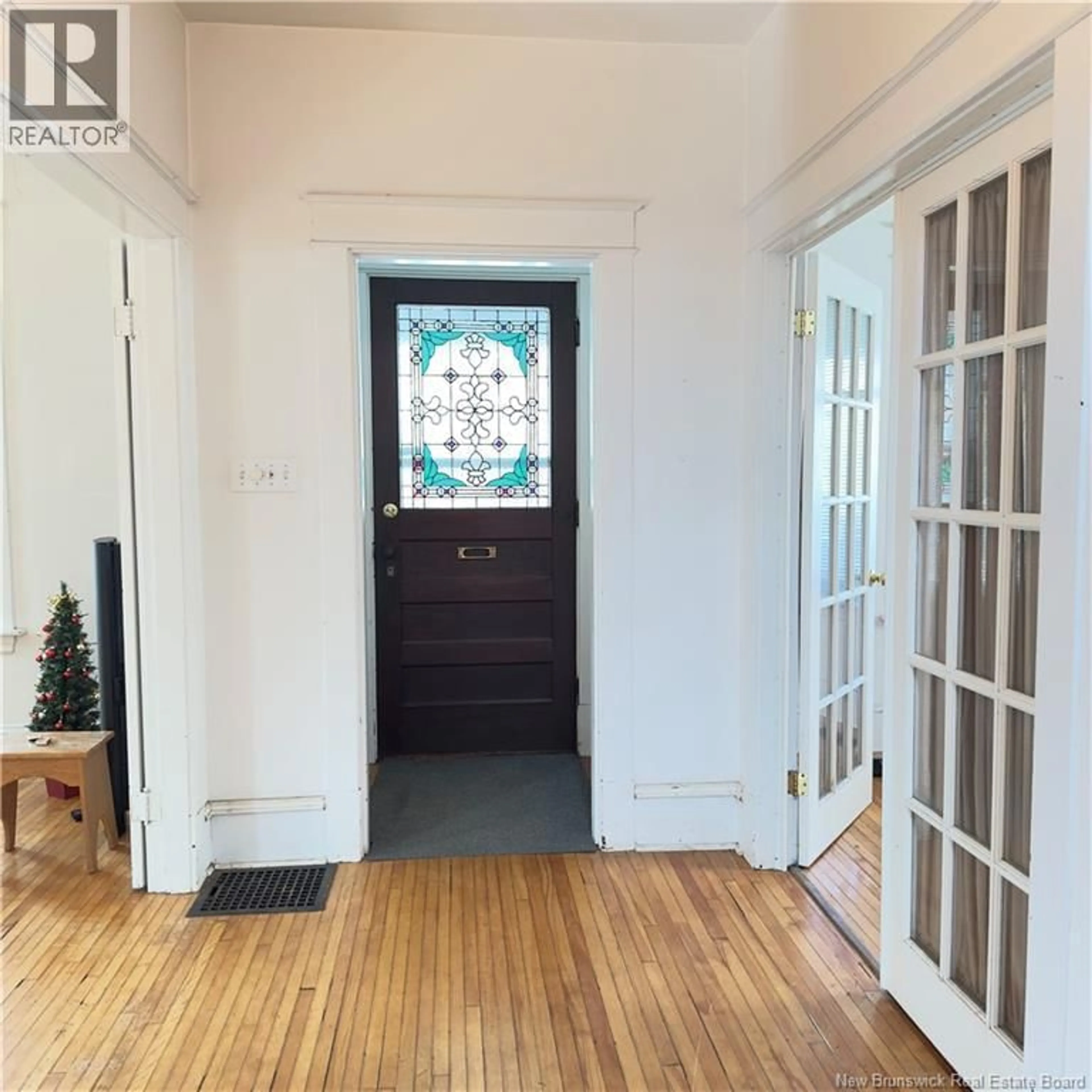 Indoor entryway for 72 JOHN, Moncton New Brunswick E1C2G9