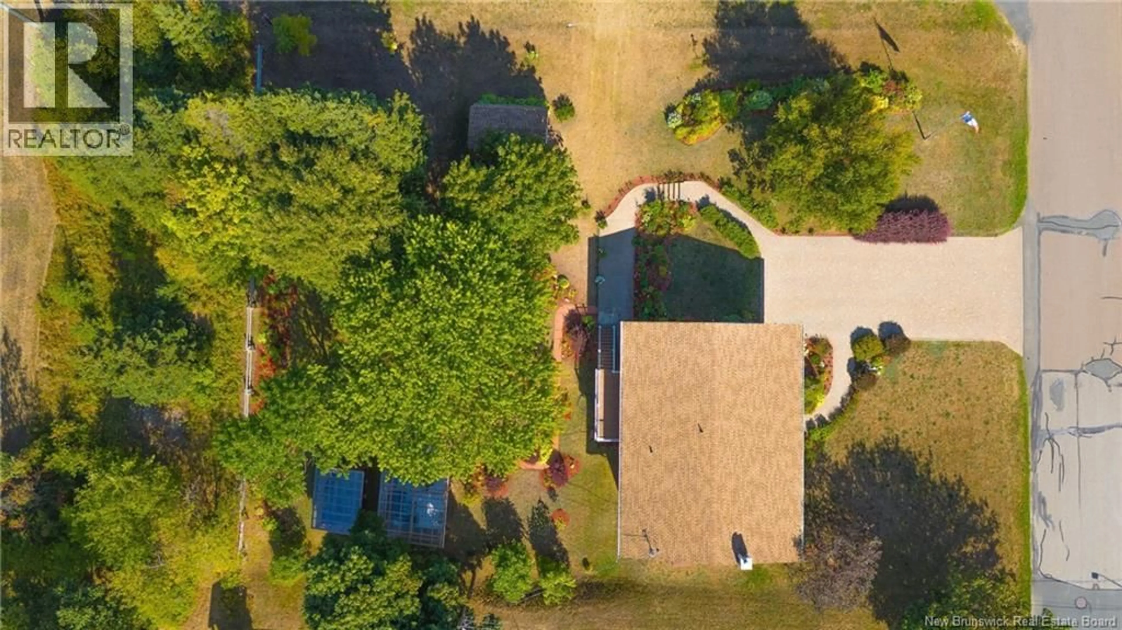 A pic from outside/outdoor area/front of a property/back of a property/a pic from drone, unknown for 163 GRANDE-ALLÉE LANE, Caraquet New Brunswick E1W1A5