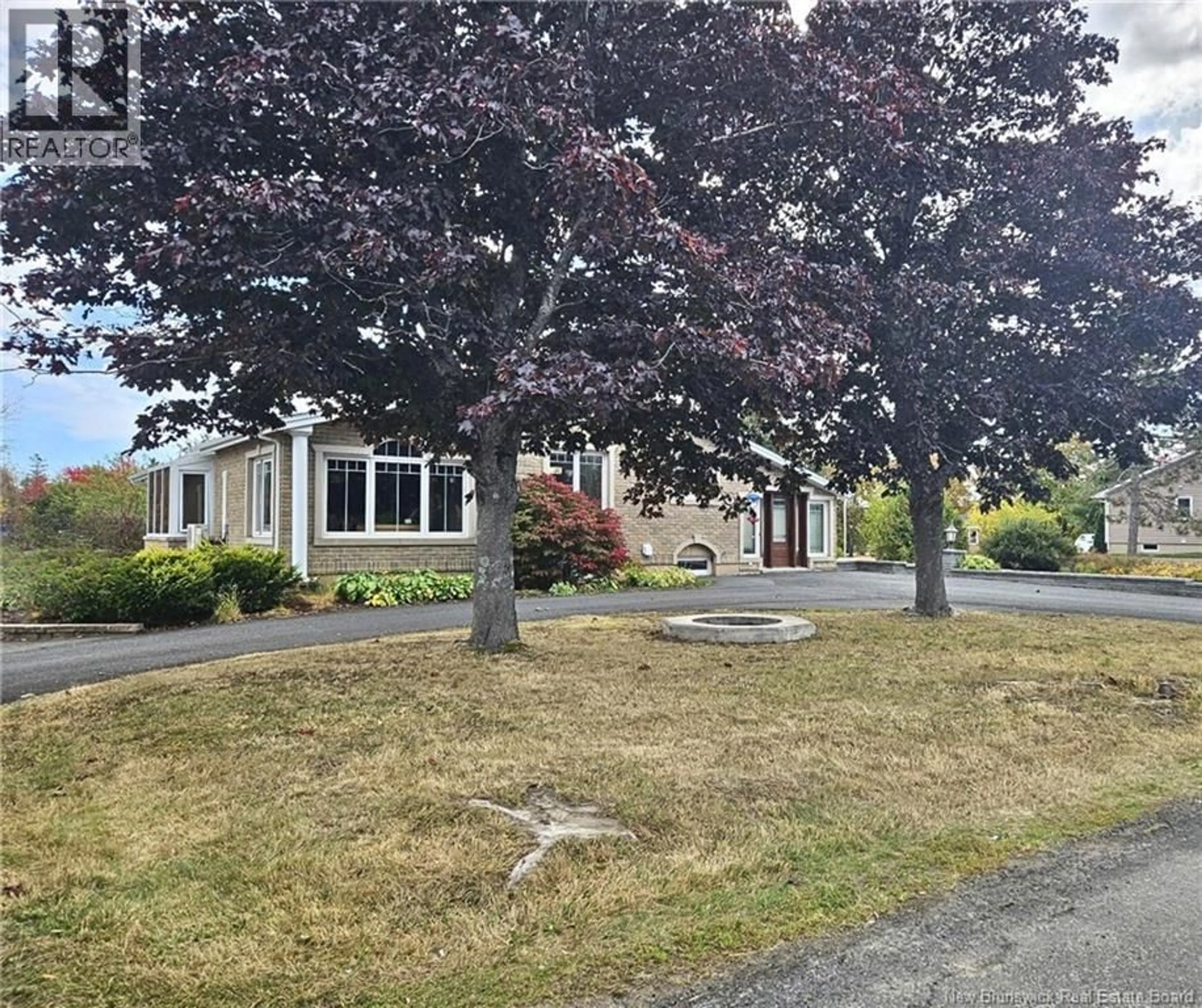 A pic from outside/outdoor area/front of a property/back of a property/a pic from drone, street for 4072 RUE PRINCIPALE, Tracadie New Brunswick E1X1B7