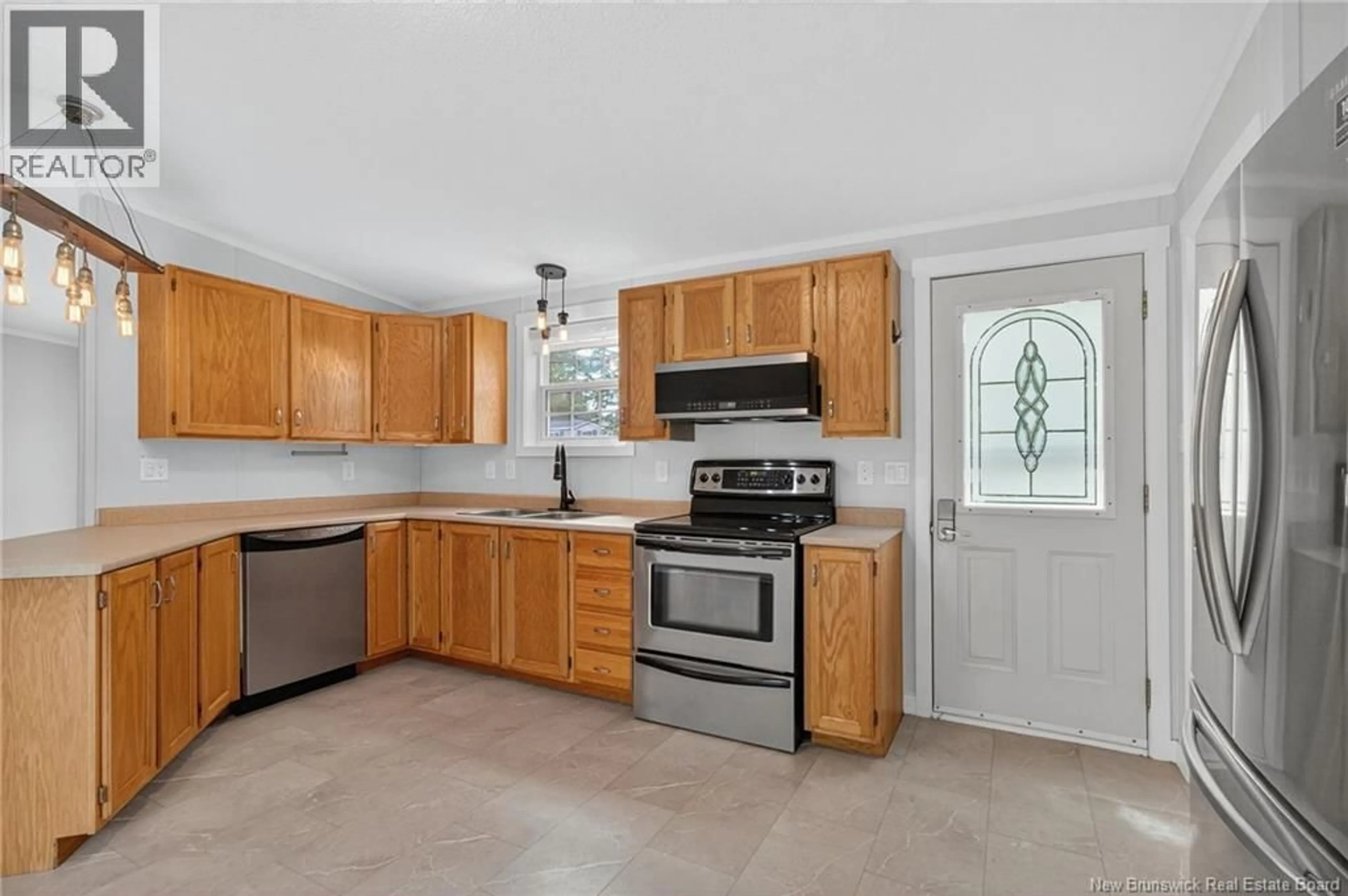 Standard kitchen, ceramic/tile floor for 160 NEPISIGUIT DRIVE, Dieppe New Brunswick E1A7N1