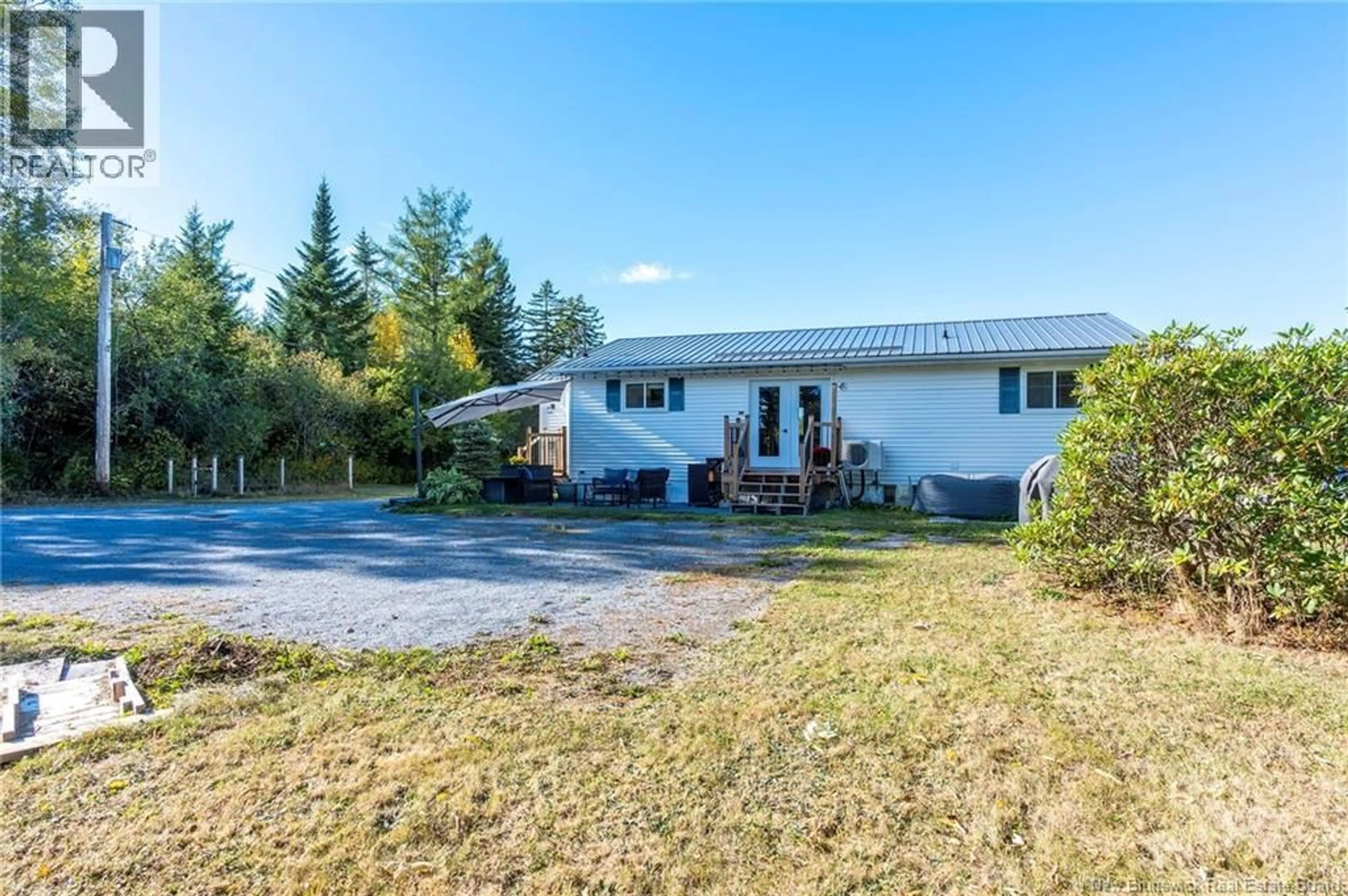 A pic from outside/outdoor area/front of a property/back of a property/a pic from drone, unknown for 2326 LOCH LOMOND ROAD, Saint John New Brunswick E2N1A4