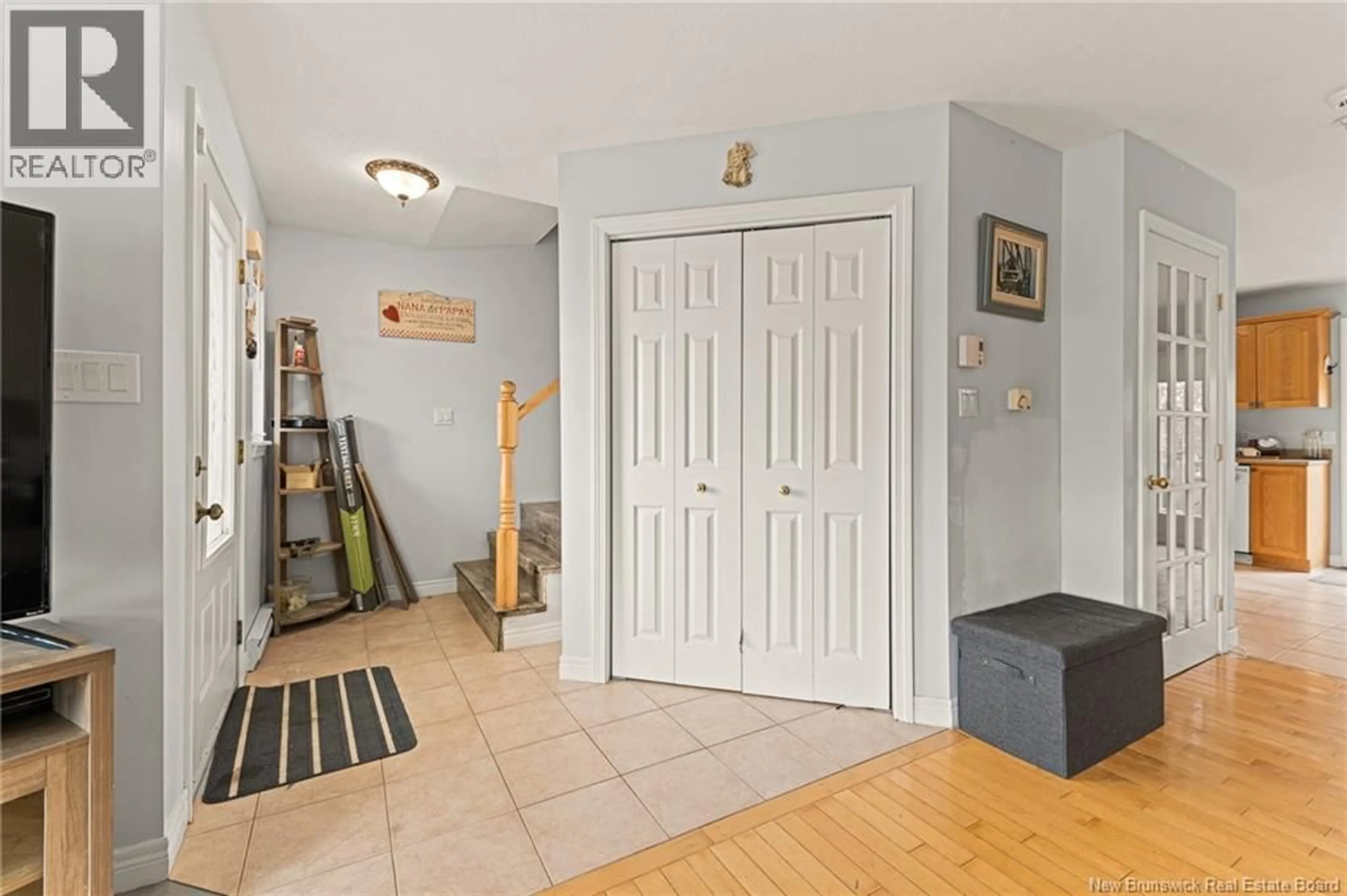 Indoor entryway for 135 RENNICK, Moncton New Brunswick E1G4X2