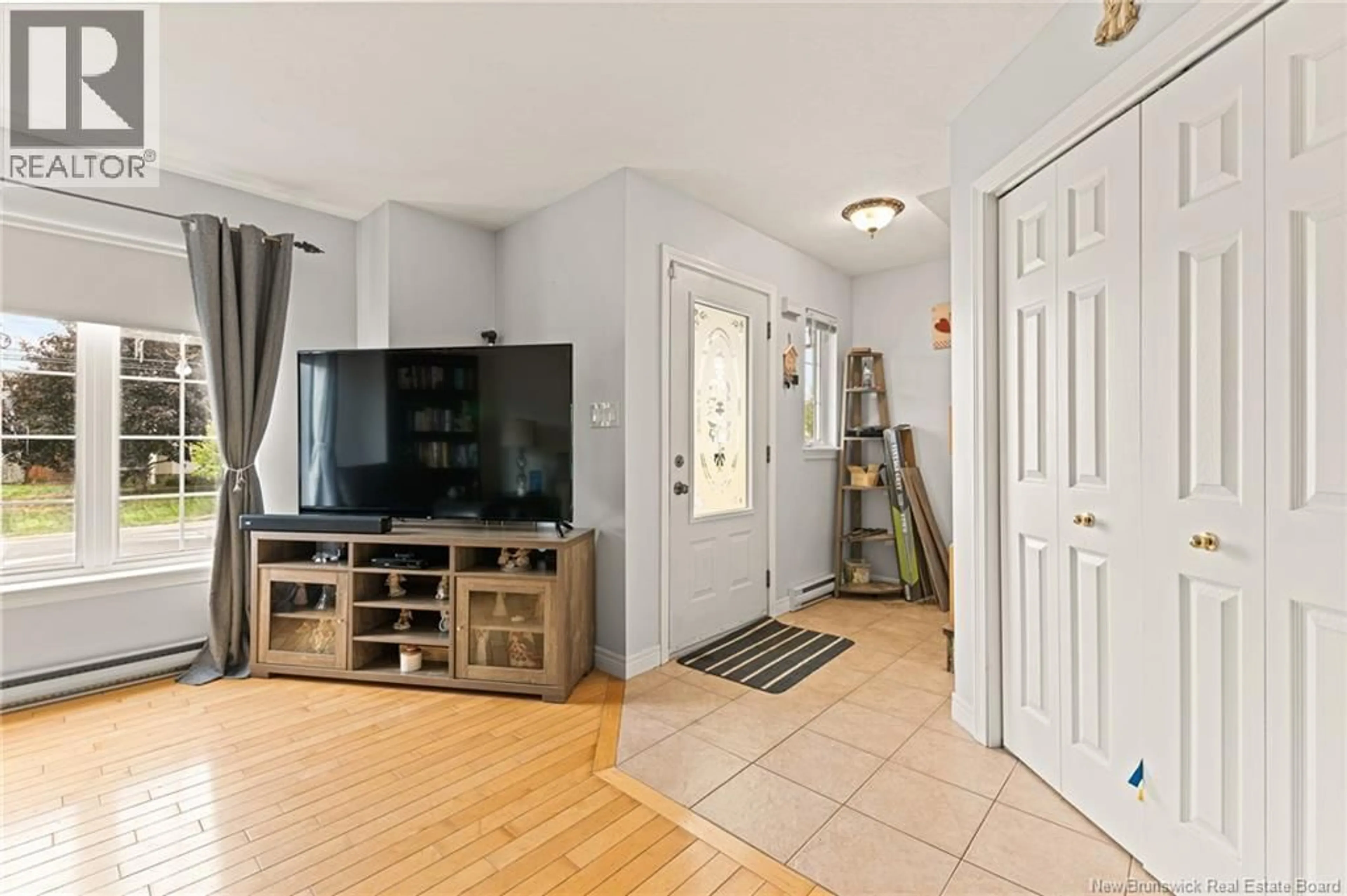 Indoor entryway for 135 RENNICK, Moncton New Brunswick E1G4X2