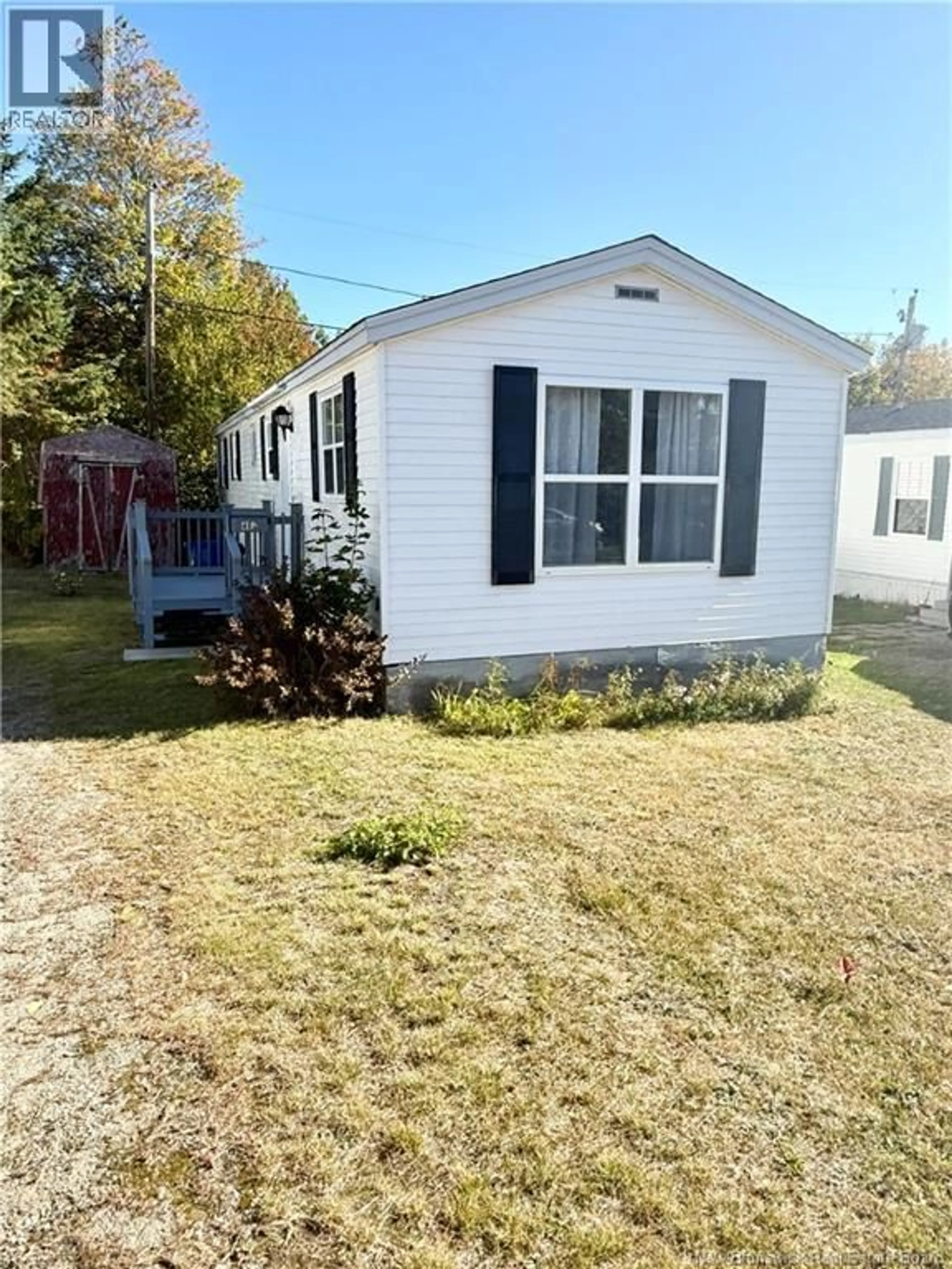 Home with vinyl exterior material, street for 462 SUNNYSIDE AVENUE, Miramichi New Brunswick E1V5N5