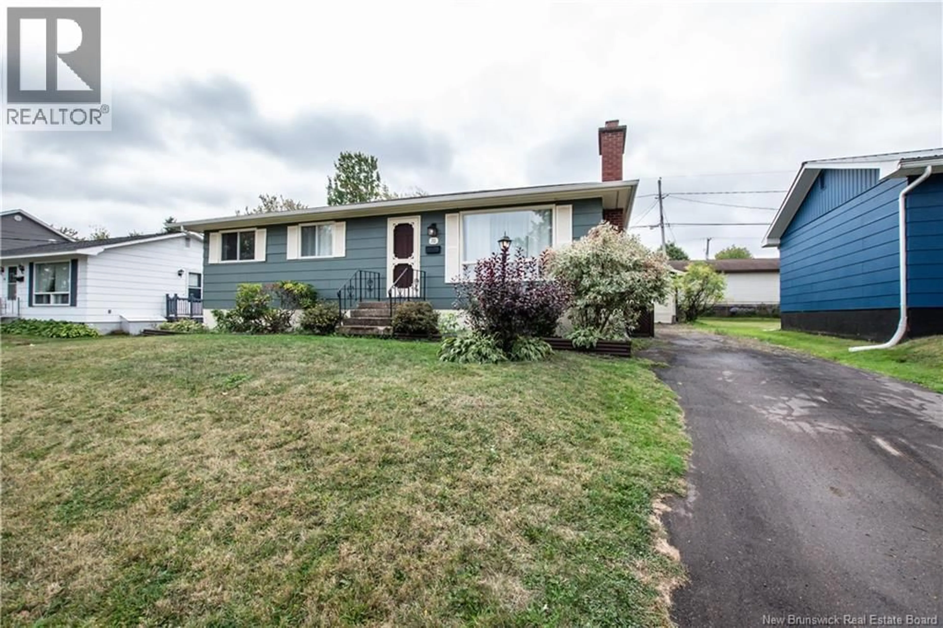 Home with vinyl exterior material, street for 20 TEESDALE STREET, Moncton New Brunswick E1A5K5