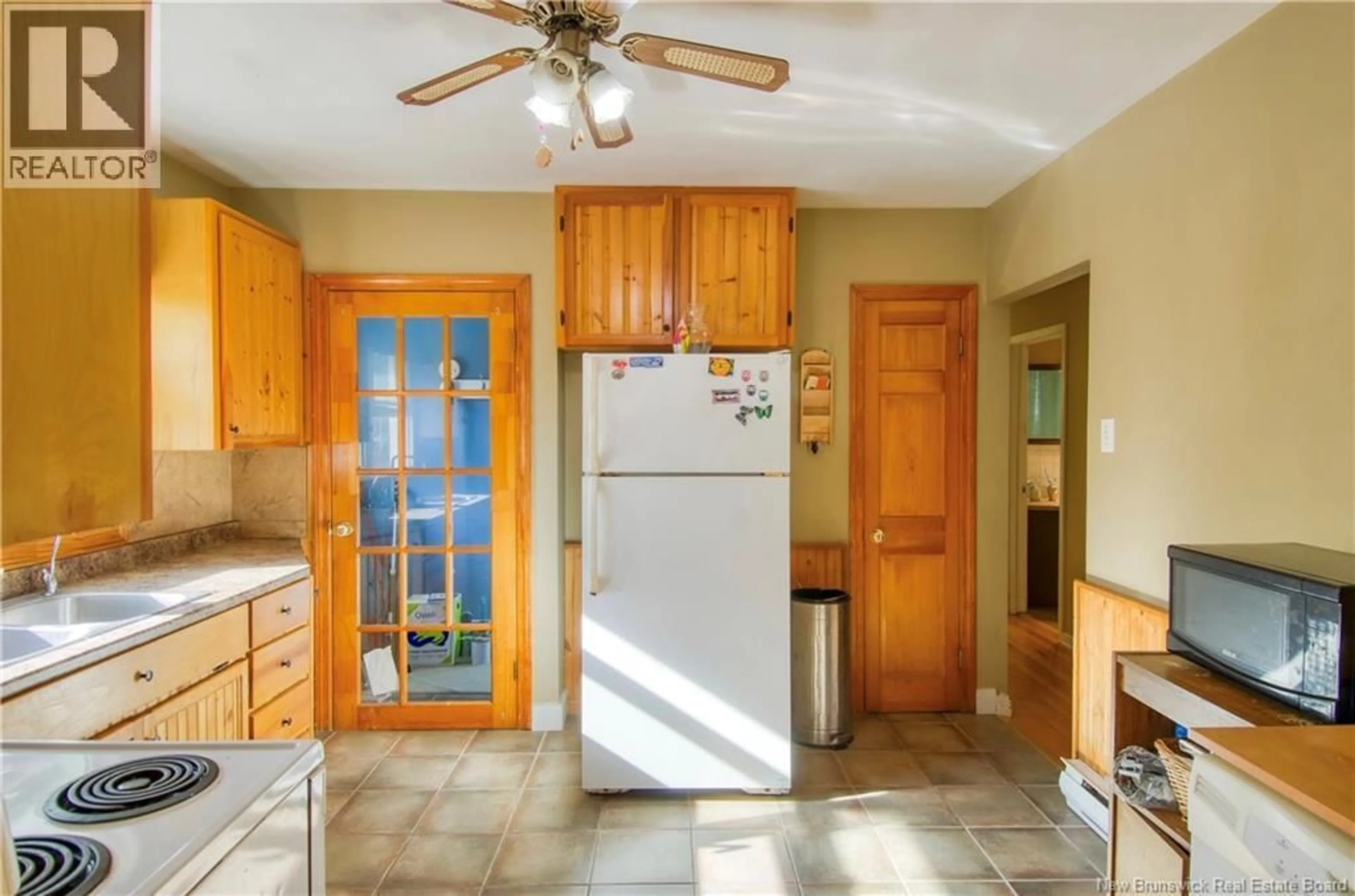 Standard kitchen, ceramic/tile floor for 40 CREIGHTON AVENUE, Saint John New Brunswick E2J3G7