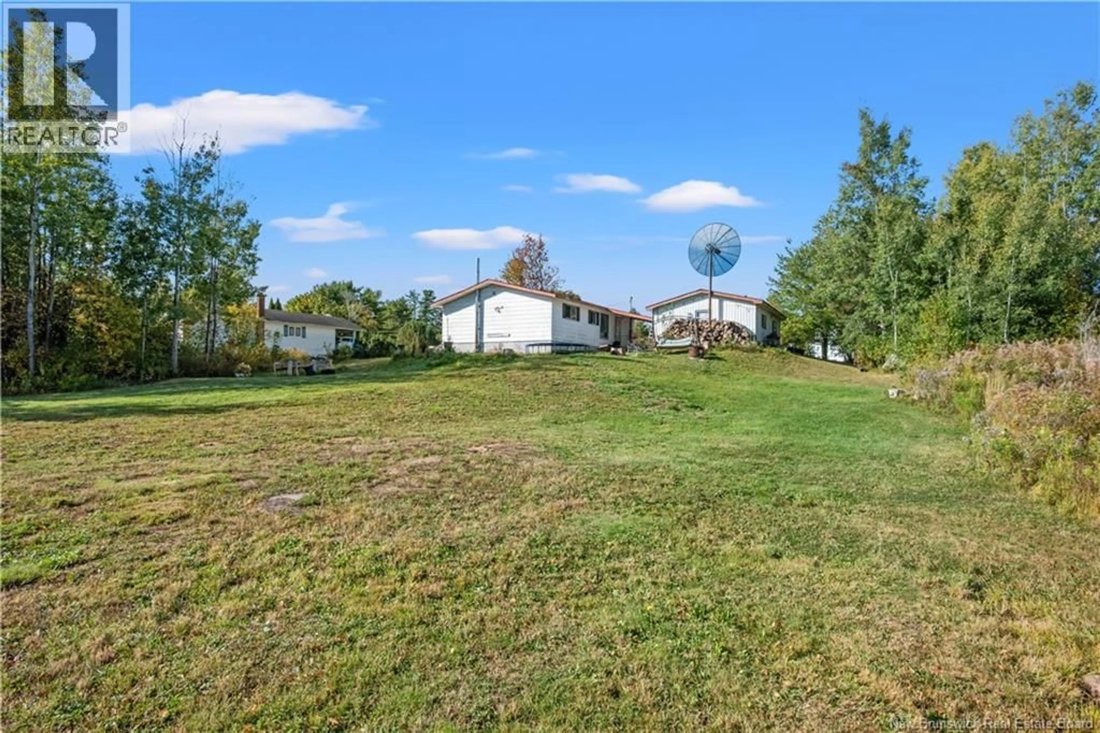 A pic from outside/outdoor area/front of a property/back of a property/a pic from drone, unknown for 636 LEBLANC, Saint-Andre-LeBlanc New Brunswick E4P6B7