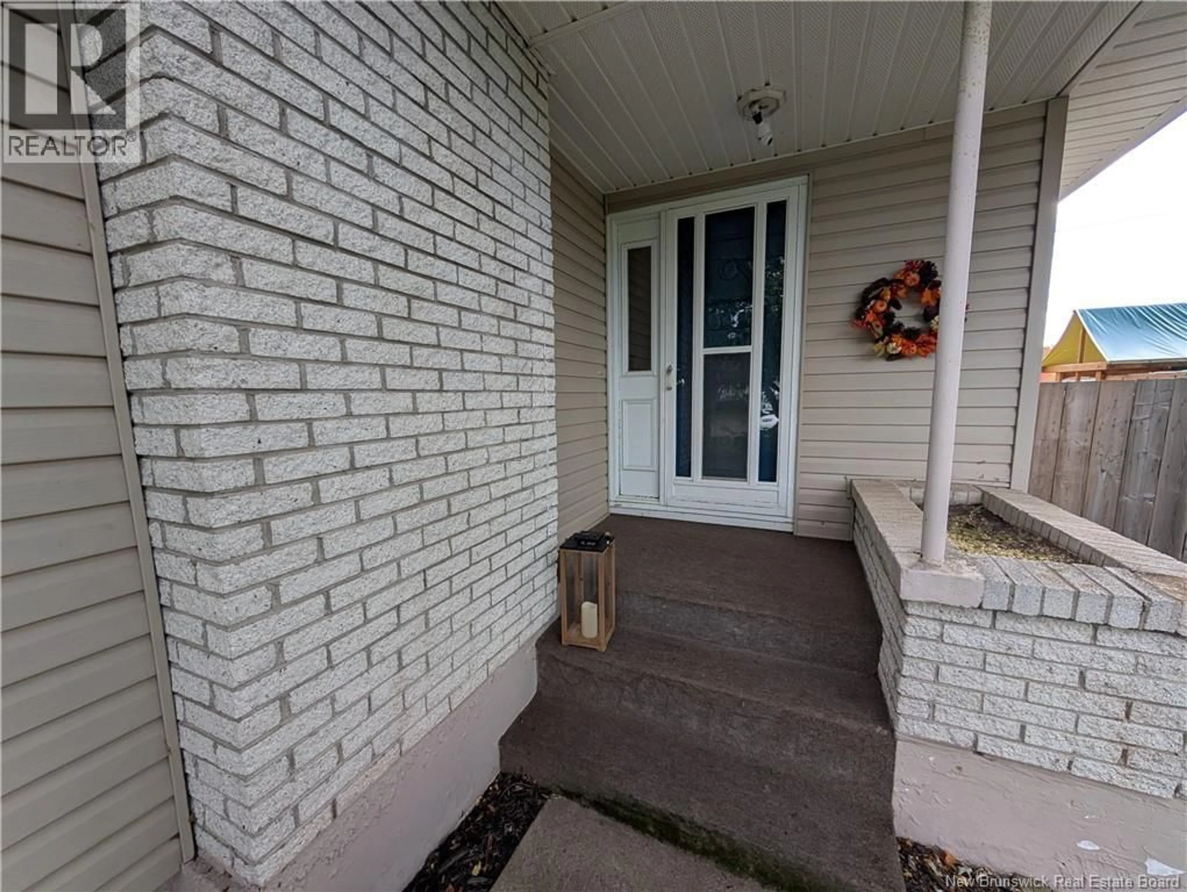 Indoor entryway for 1275 VANTASSELL, Bathurst New Brunswick E2A4C7