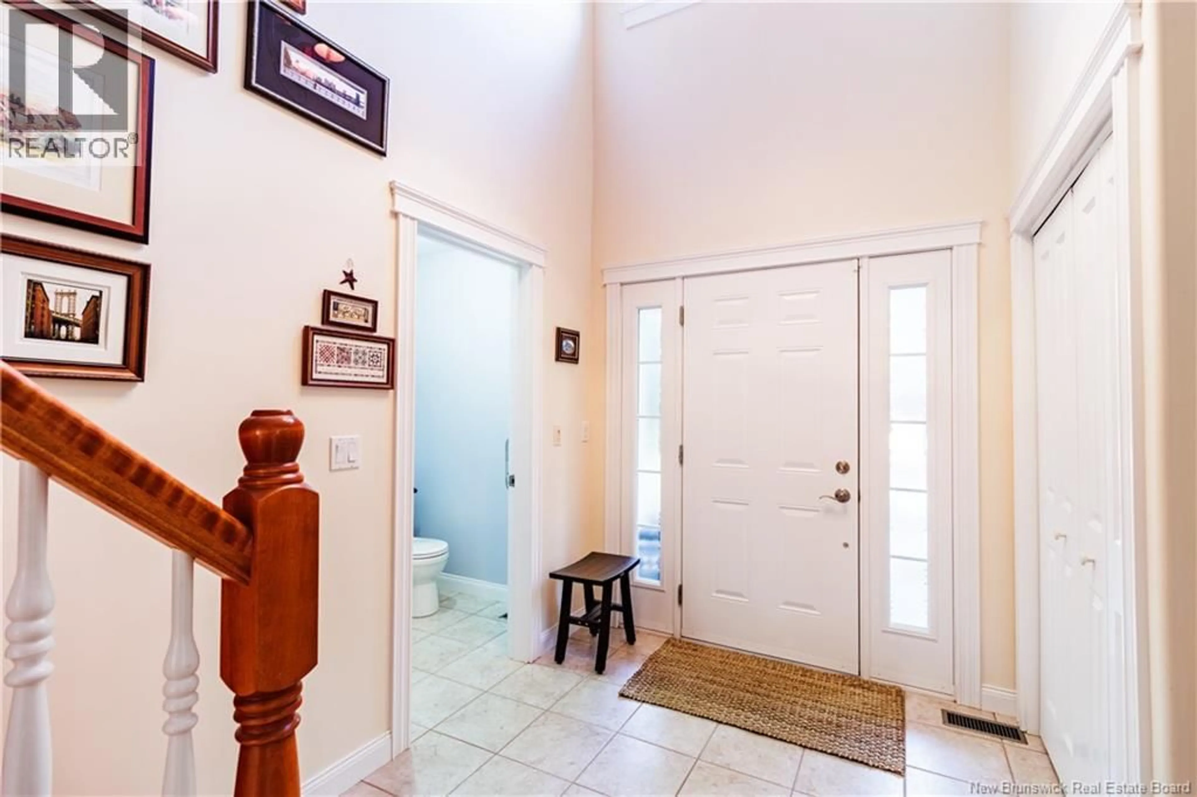 Indoor entryway for 72 DEXTER CRESCENT, Lincoln New Brunswick E3B9W3