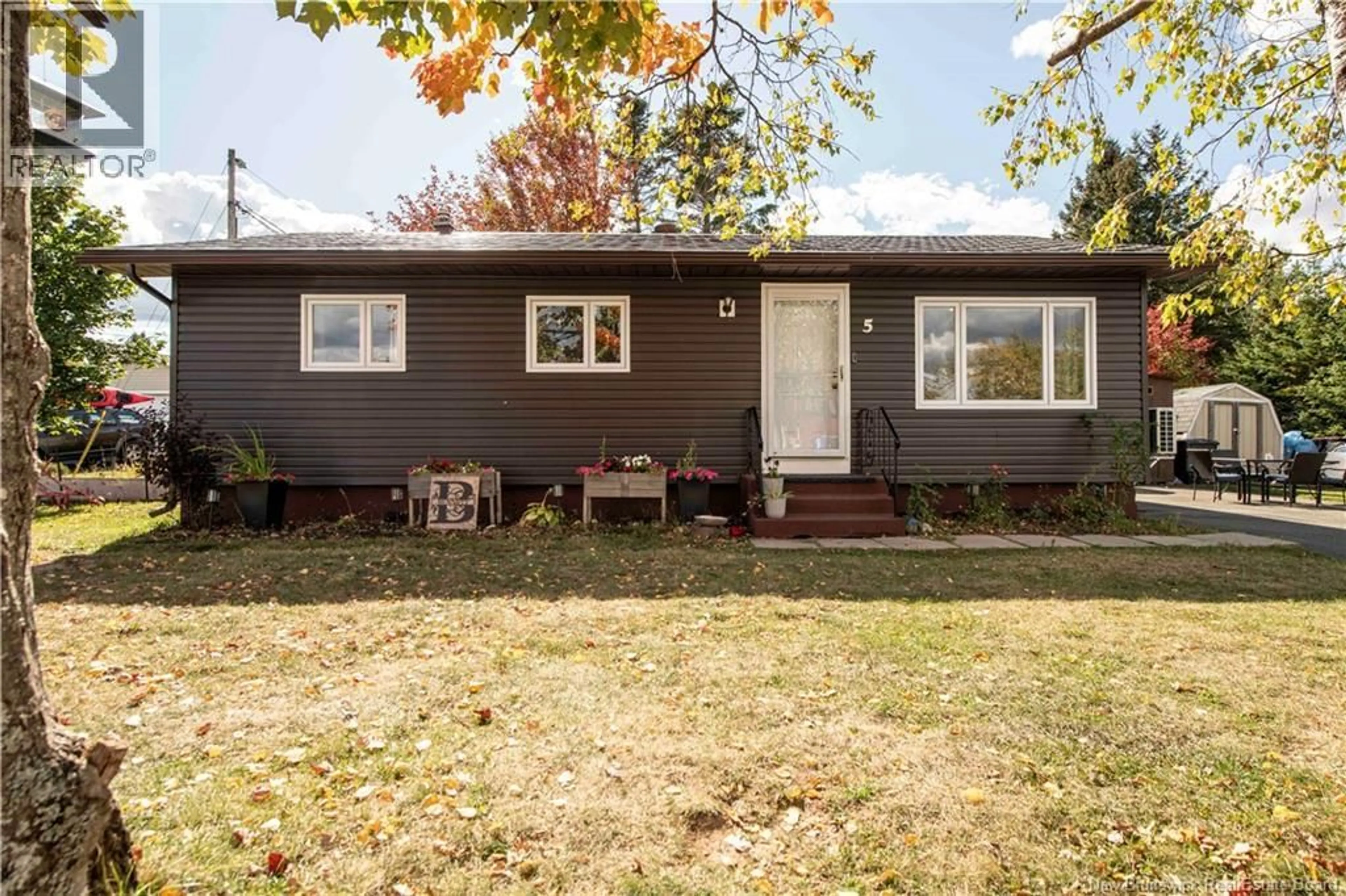 Home with vinyl exterior material, street for 5 PELTON STREET, Moncton New Brunswick E1G1L3
