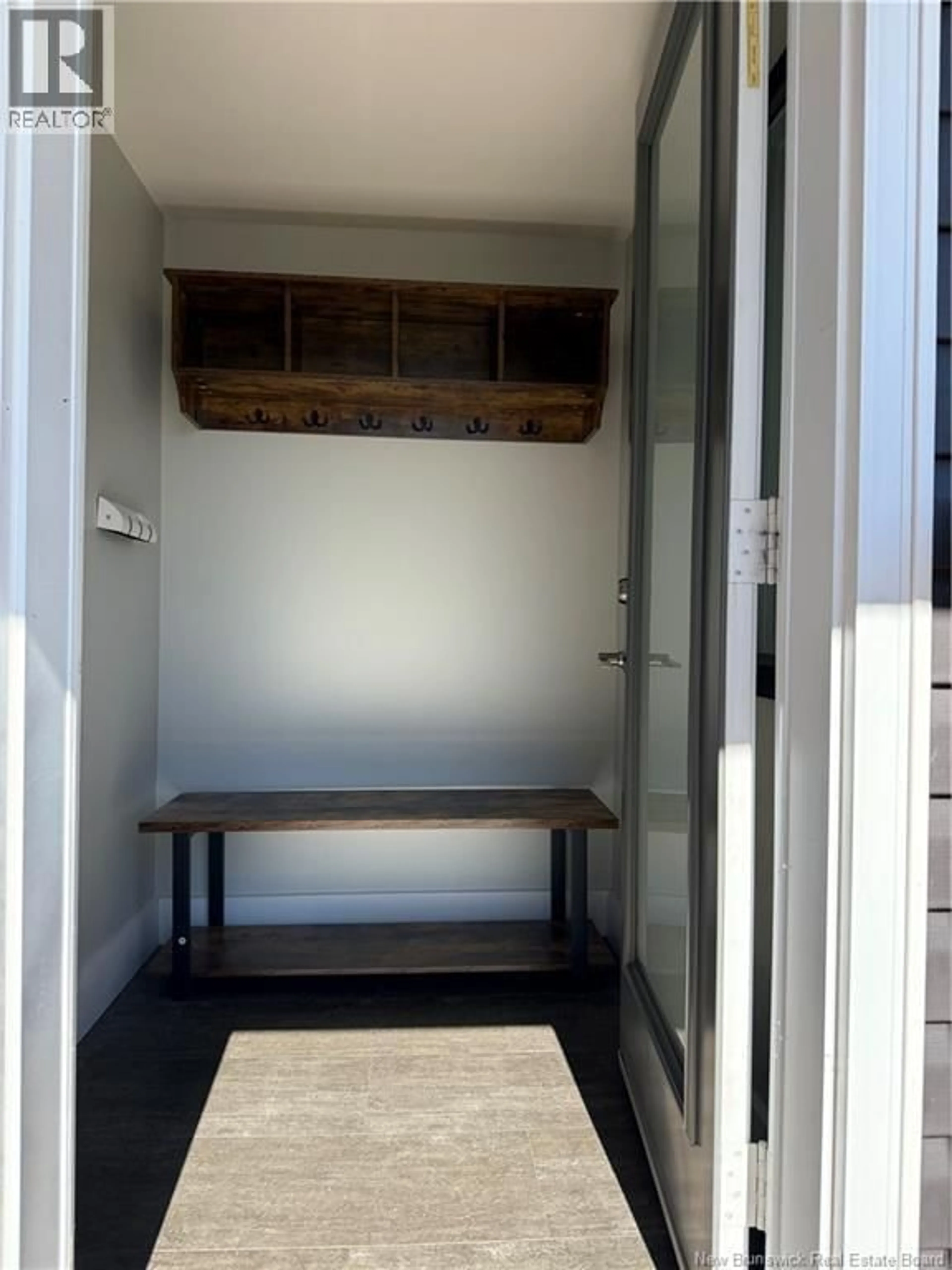 Indoor entryway for 142 RUE LAPLANTE O, Petit-Rocher New Brunswick E8J1T1