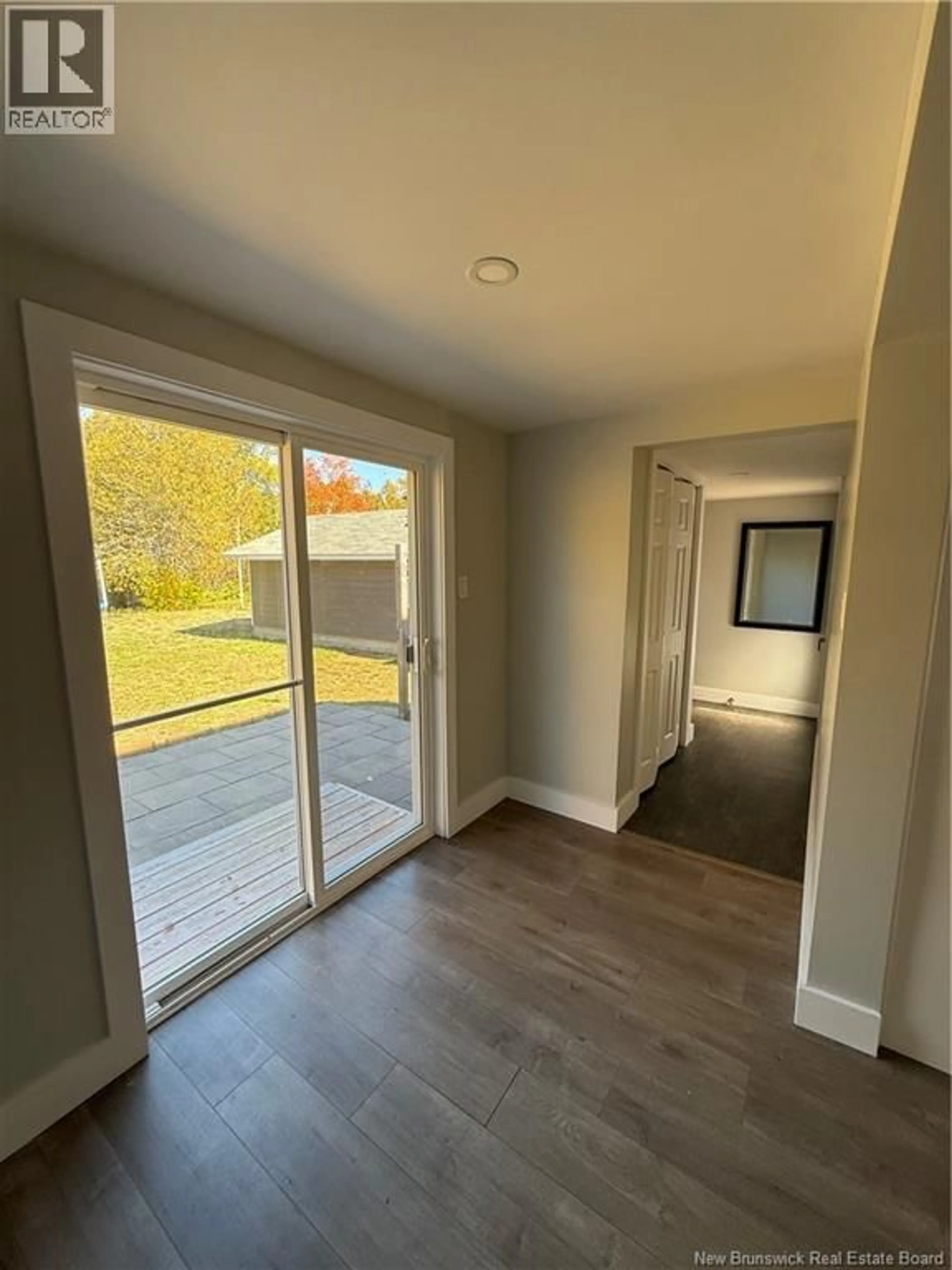 Indoor entryway for 142 RUE LAPLANTE O, Petit-Rocher New Brunswick E8J1T1