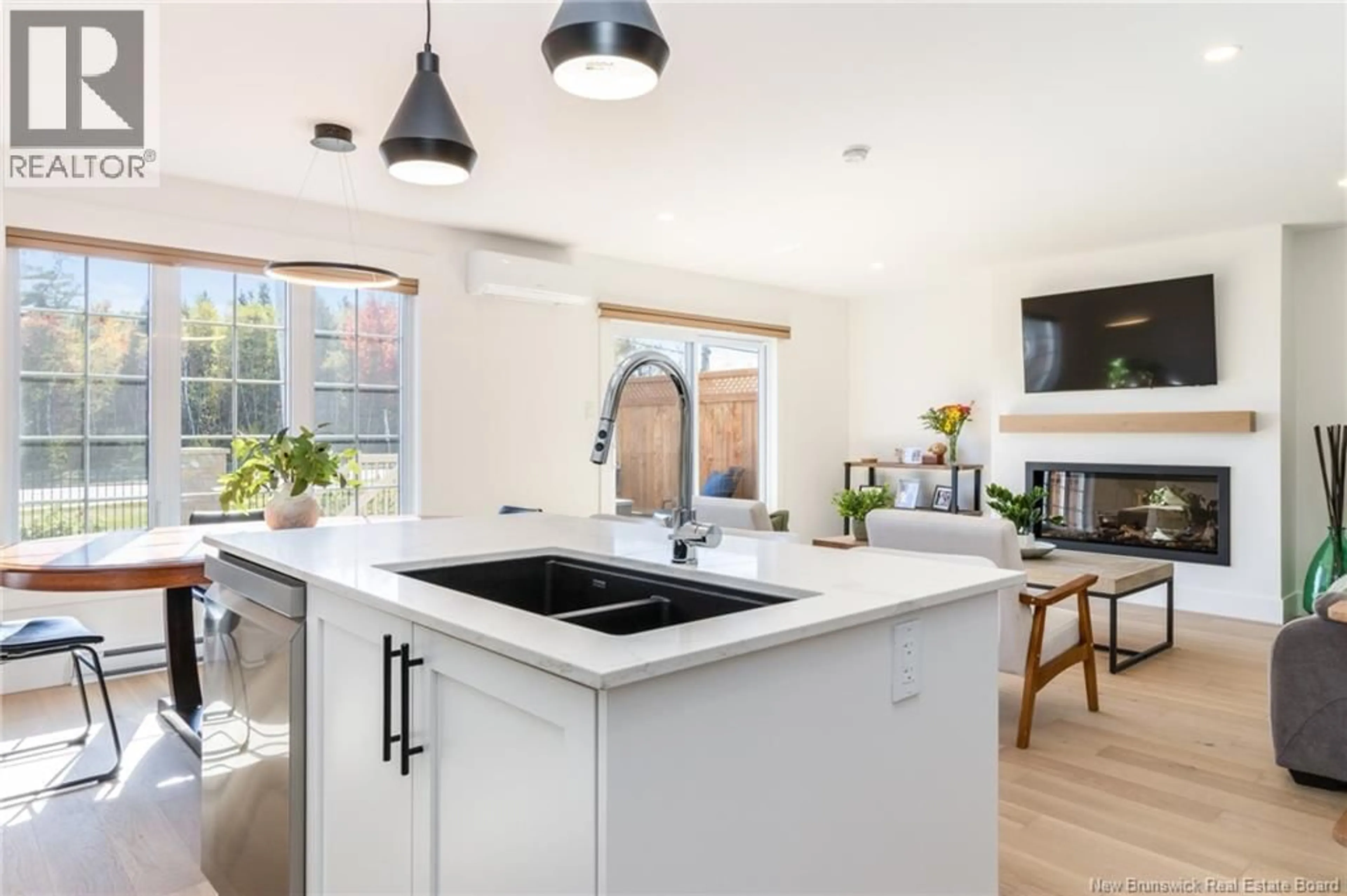 Contemporary kitchen, unknown for 2 HUNTINGDON CIRCLE, Fredericton New Brunswick E3B0L9