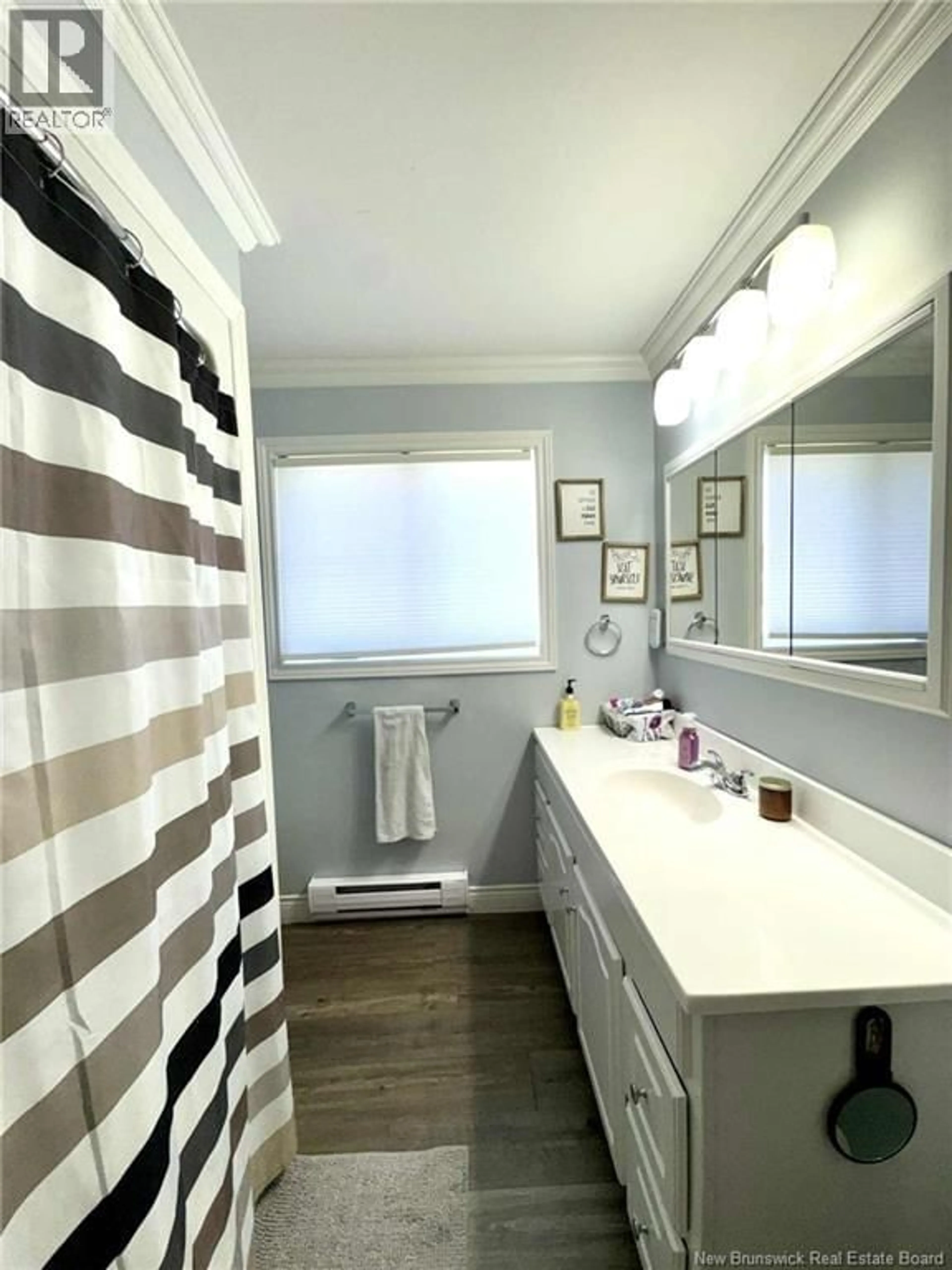Contemporary bathroom, unknown for 18 LOCKE STREET, Miramichi New Brunswick E1V3X7