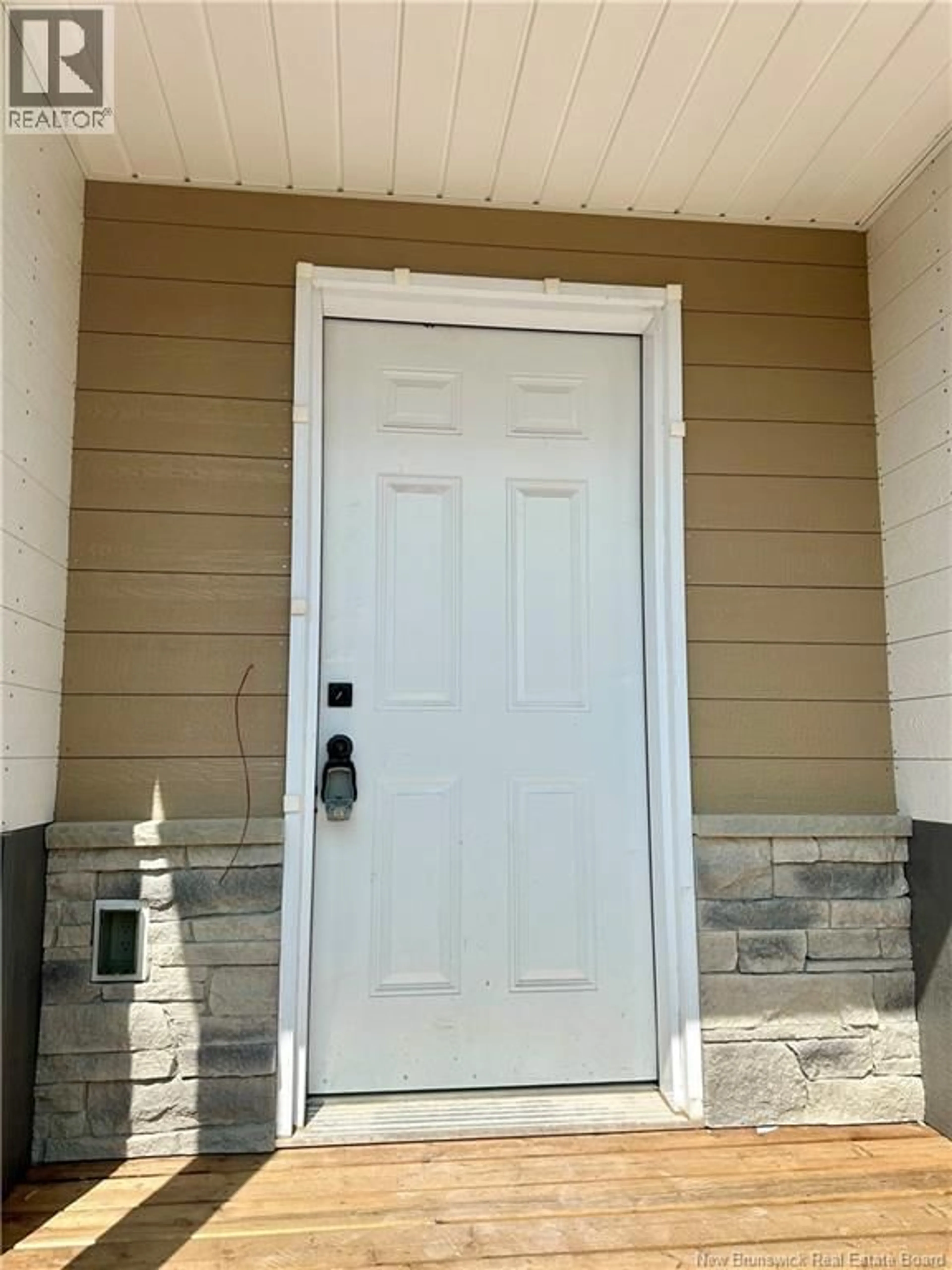 Indoor entryway for 76 WARNER STREET, Moncton New Brunswick E1A9X1