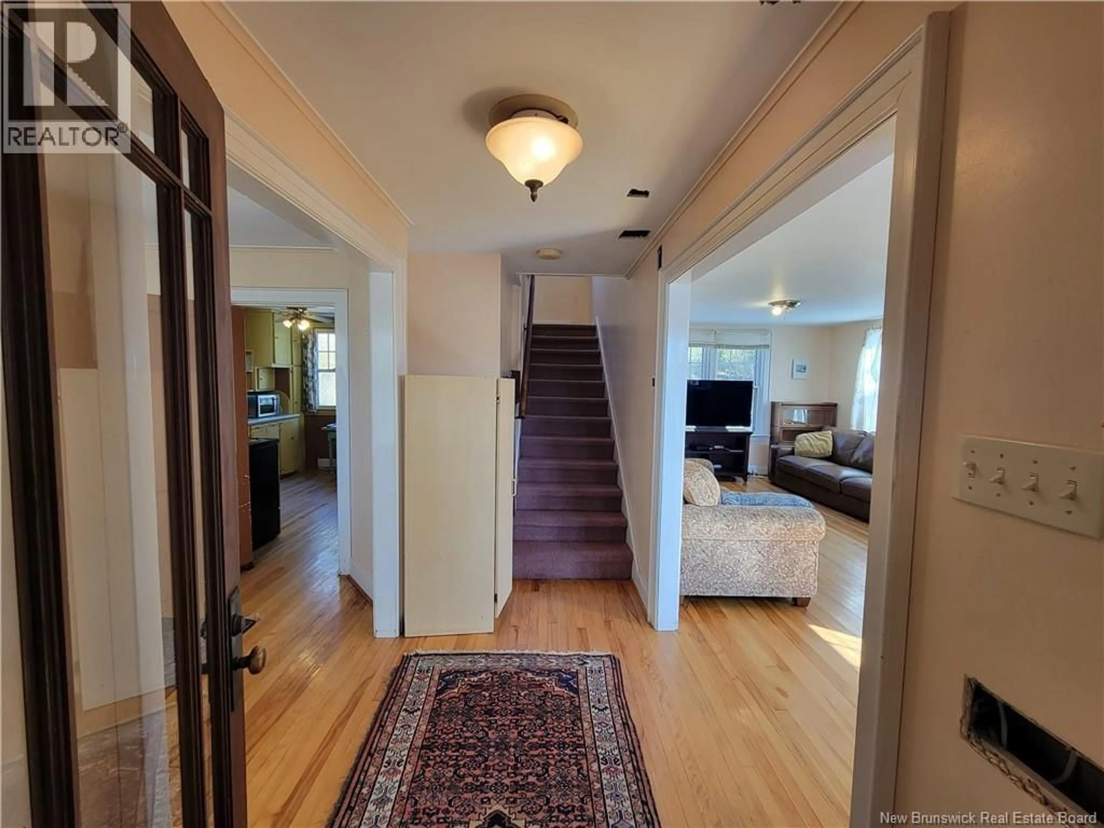 Indoor foyer for 1982 ROTHESAY ROAD, Rothesay New Brunswick E2H2J8