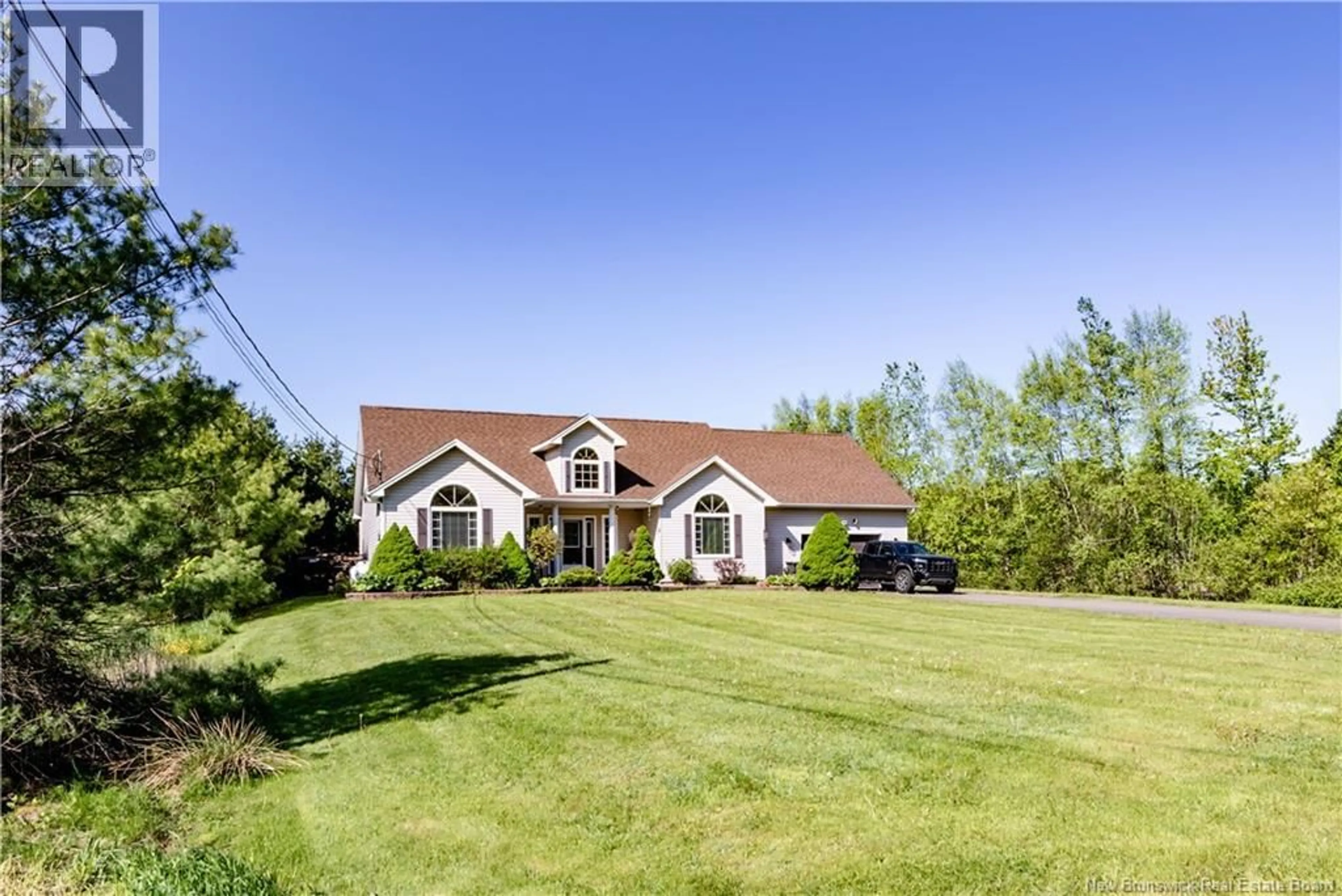 A pic from outside/outdoor area/front of a property/back of a property/a pic from drone, street for 30 MURRAY, Saint-Antoine New Brunswick E4V1A2