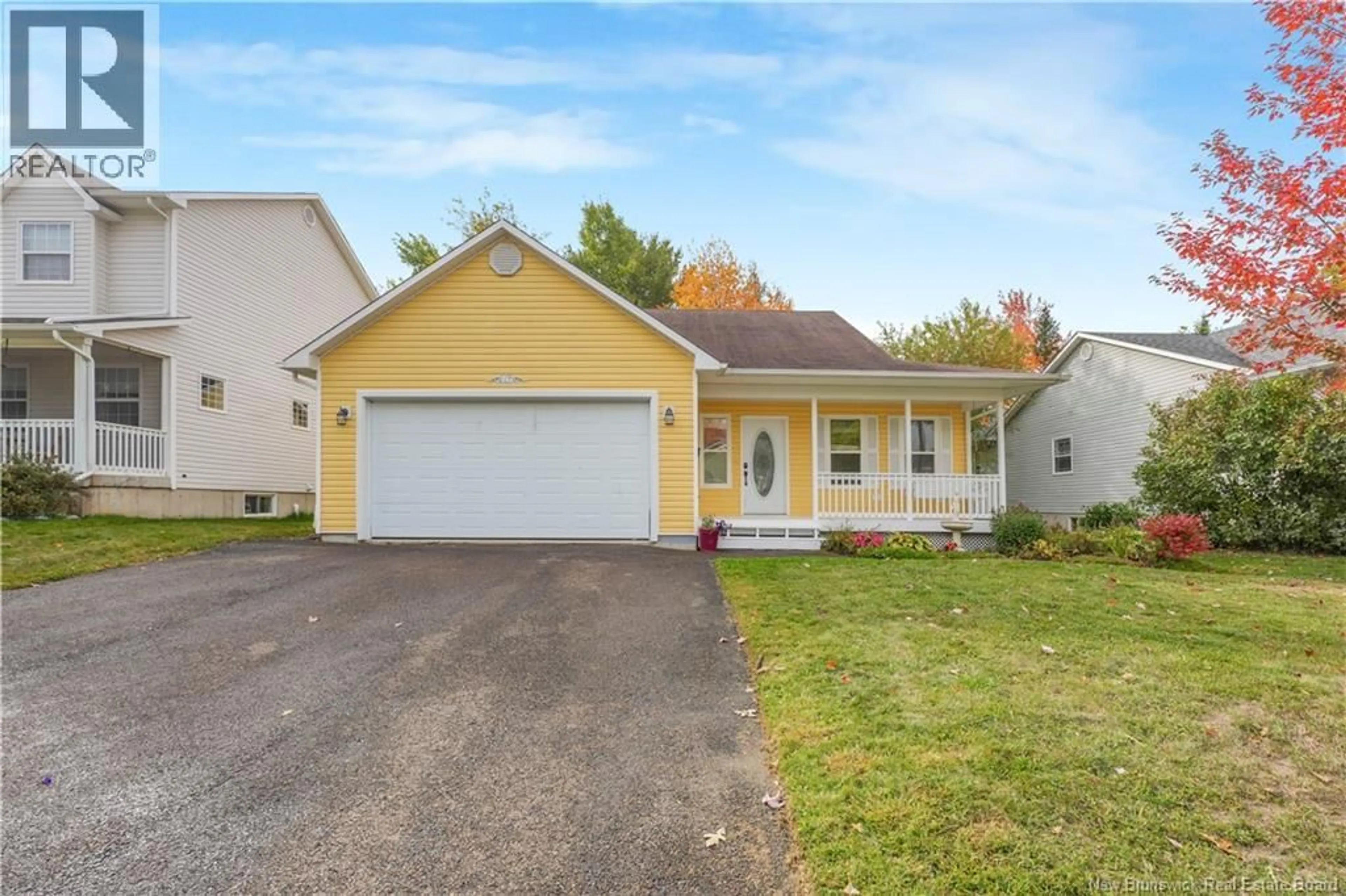 Home with vinyl exterior material, street for 16 HAYWARD COURT, Fredericton New Brunswick E3A0A4