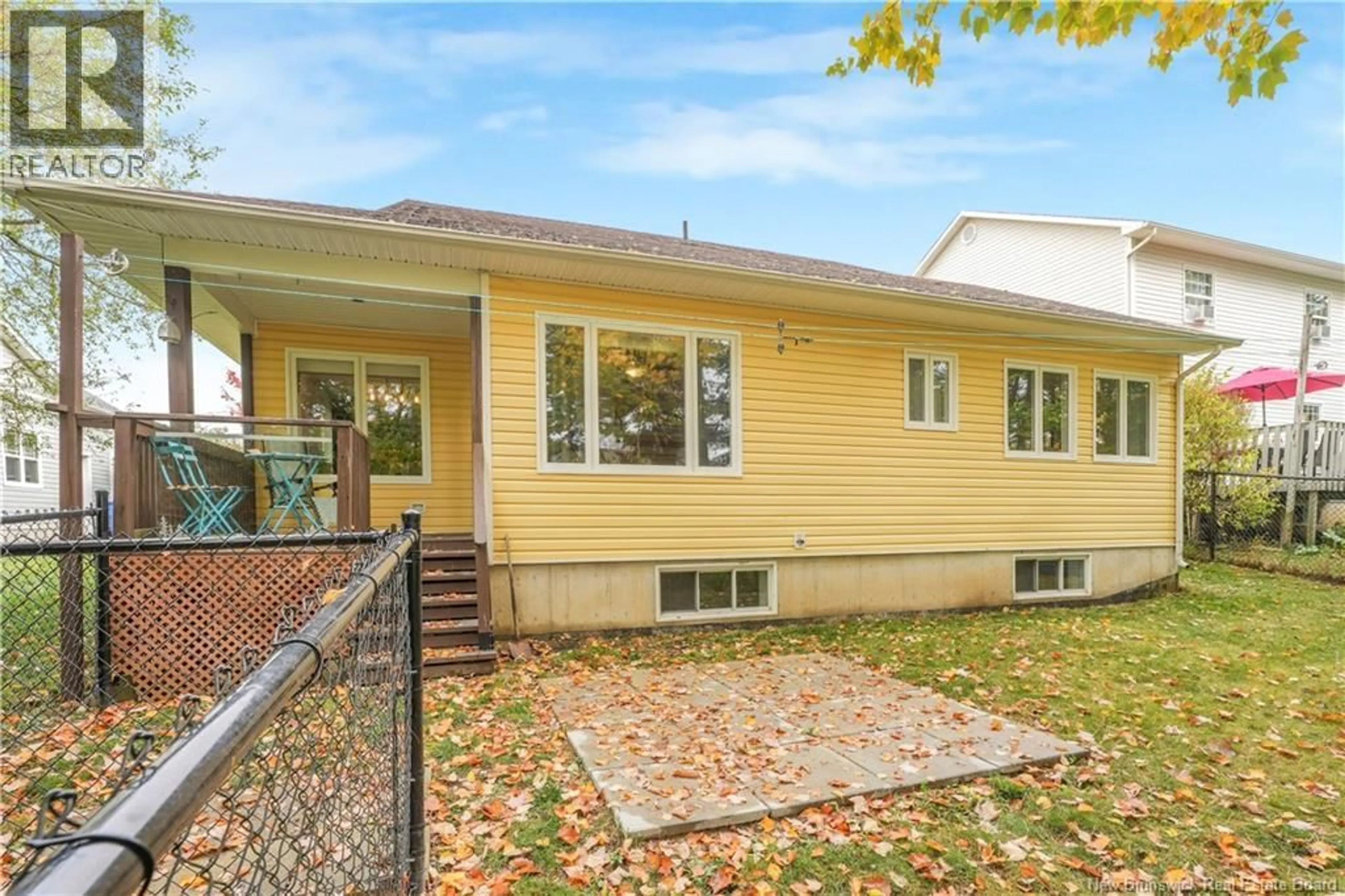 Home with vinyl exterior material, street for 16 HAYWARD COURT, Fredericton New Brunswick E3A0A4