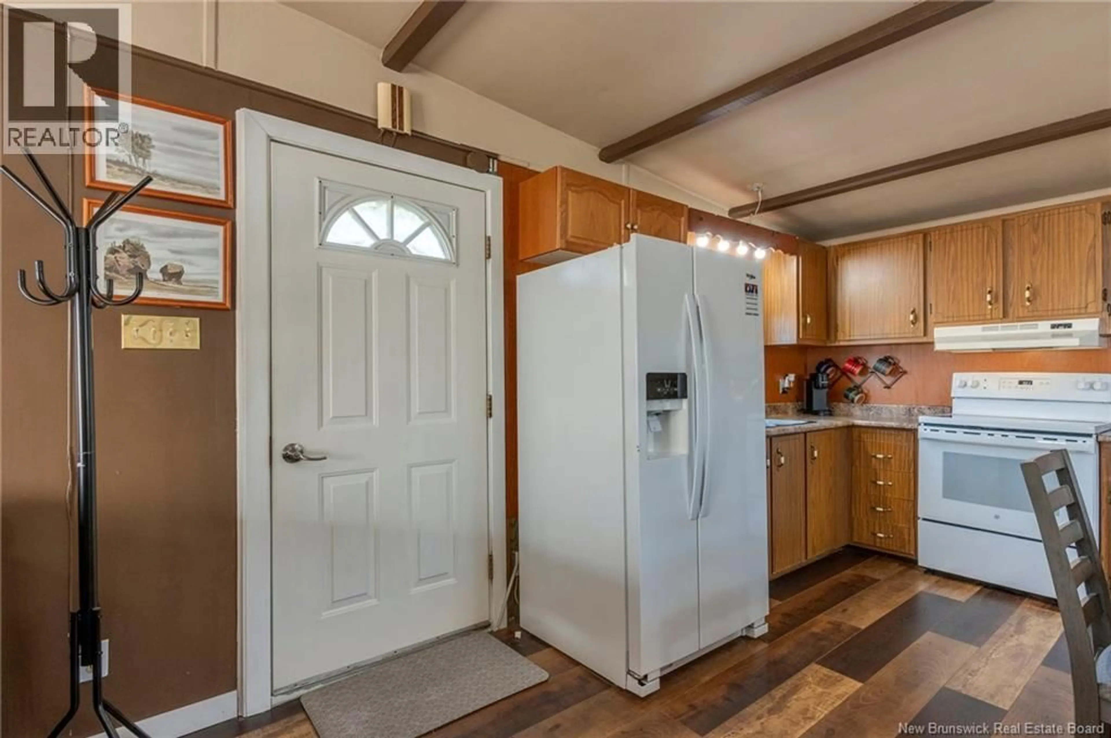 Indoor entryway for 9 SANDPIPER ROAD, Saint John New Brunswick E2J3W7