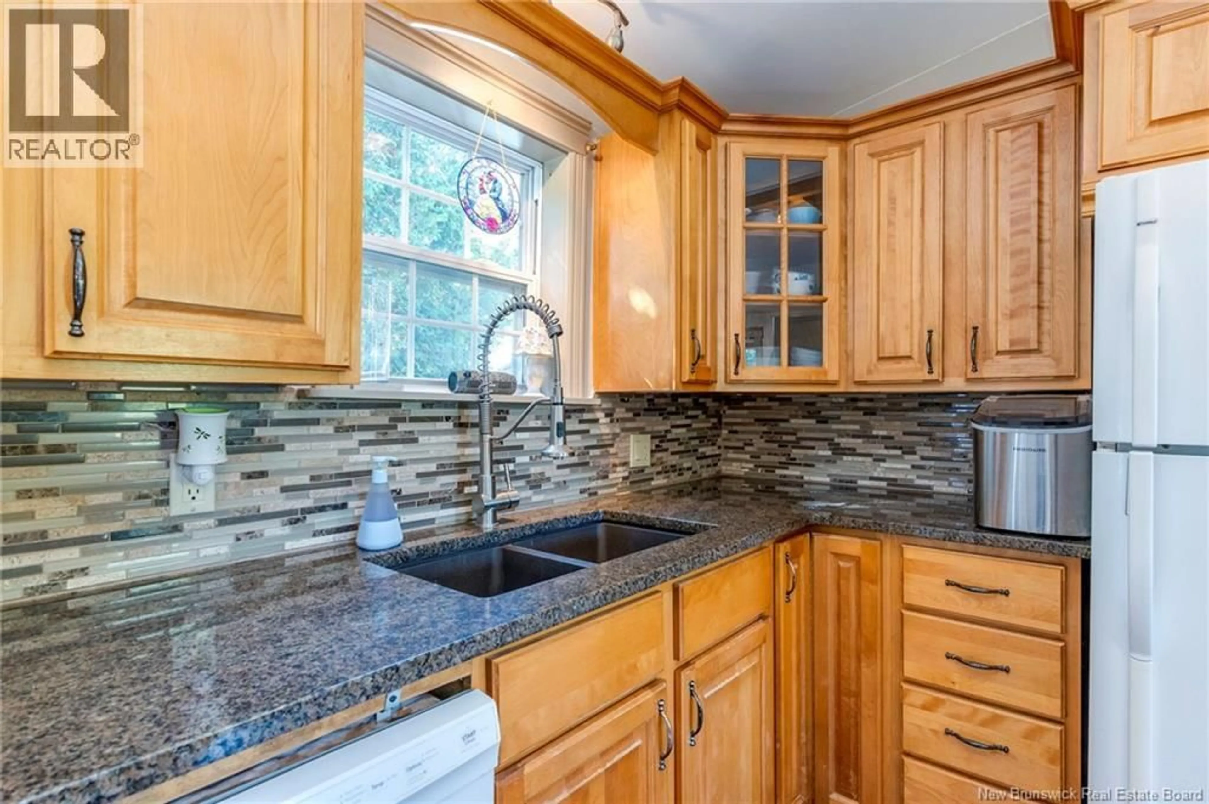 Standard kitchen, ceramic/tile floor for 18 FIFTH STREET, Quispamsis New Brunswick E2G1W3