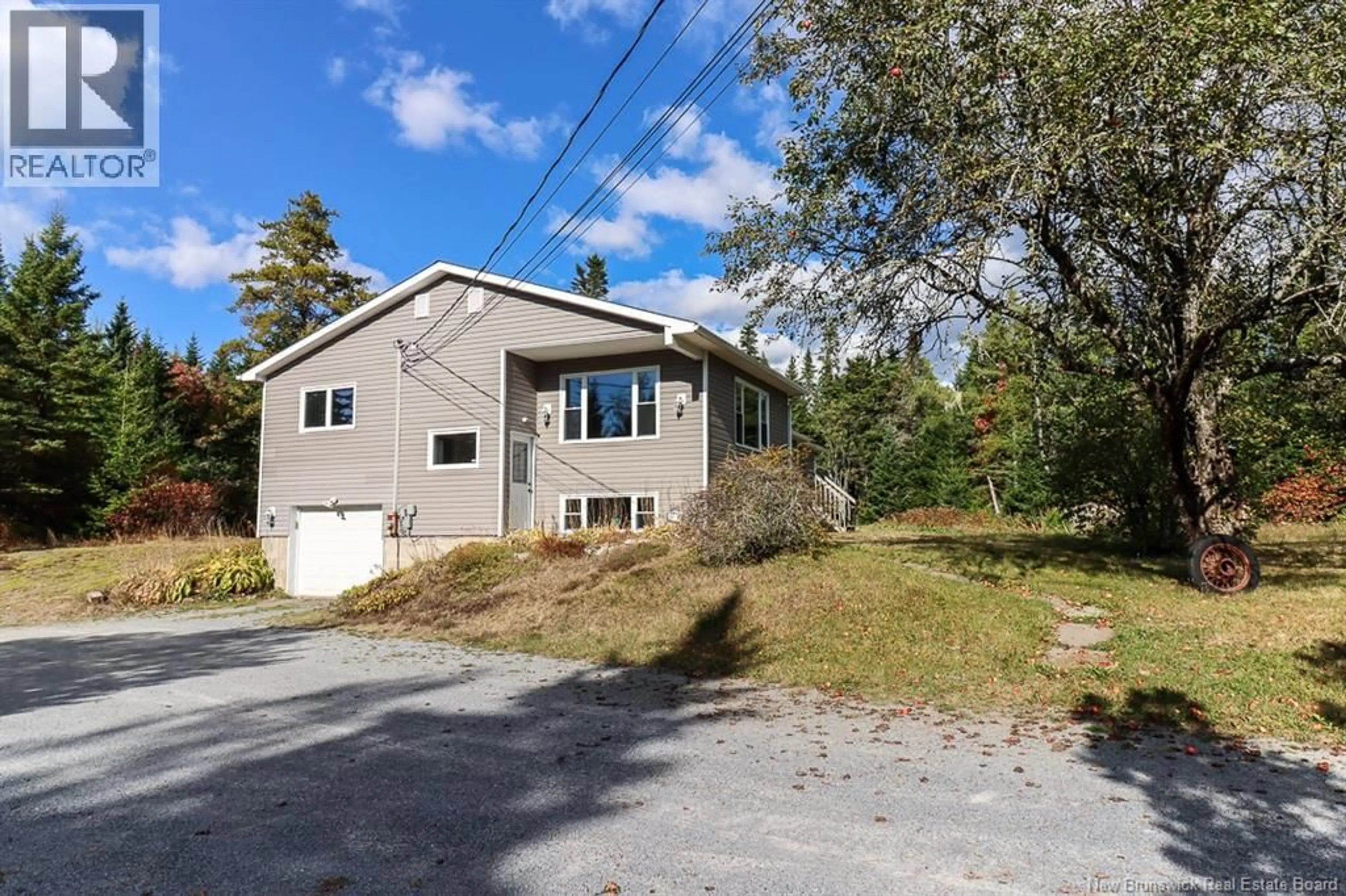 A pic from outside/outdoor area/front of a property/back of a property/a pic from drone, street for 513 ROUTE 111, Willow Grove New Brunswick E2S1G8