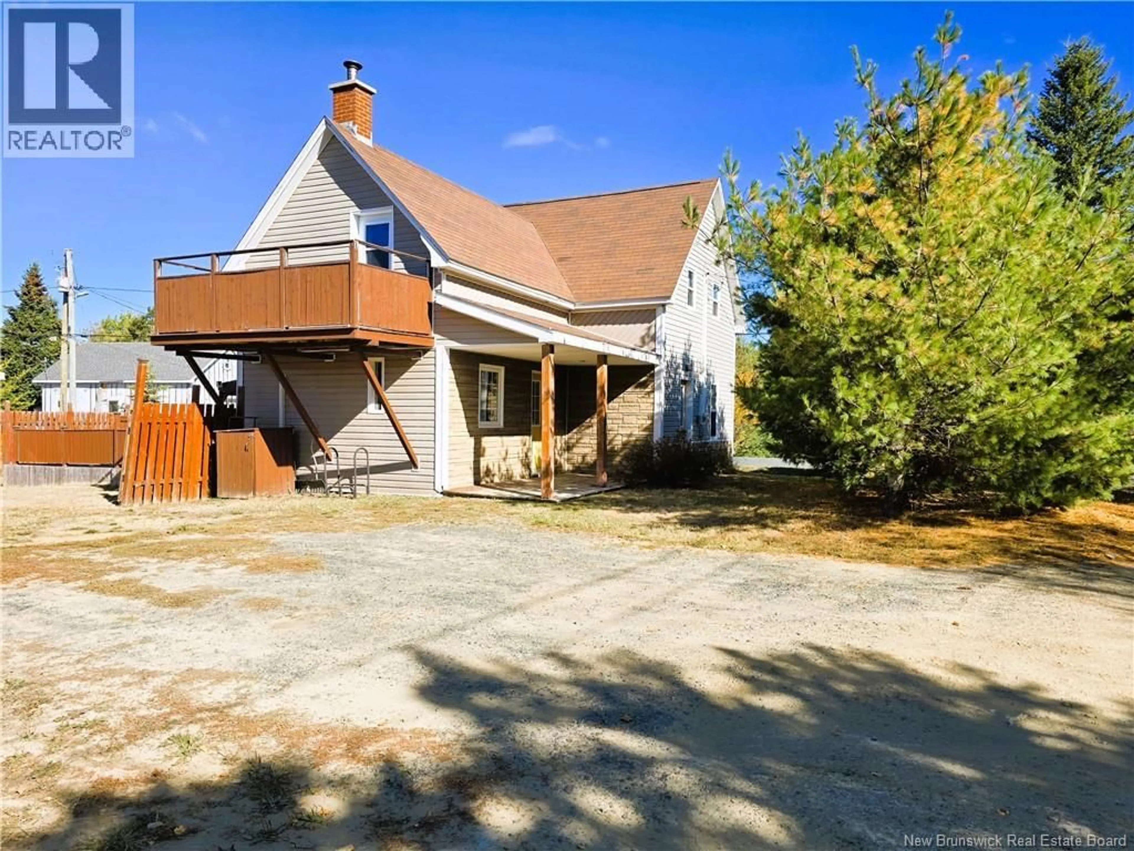 A pic from outside/outdoor area/front of a property/back of a property/a pic from drone, street for 62 RUE SYLVAIN, Haut-Sheila New Brunswick E1X3R7