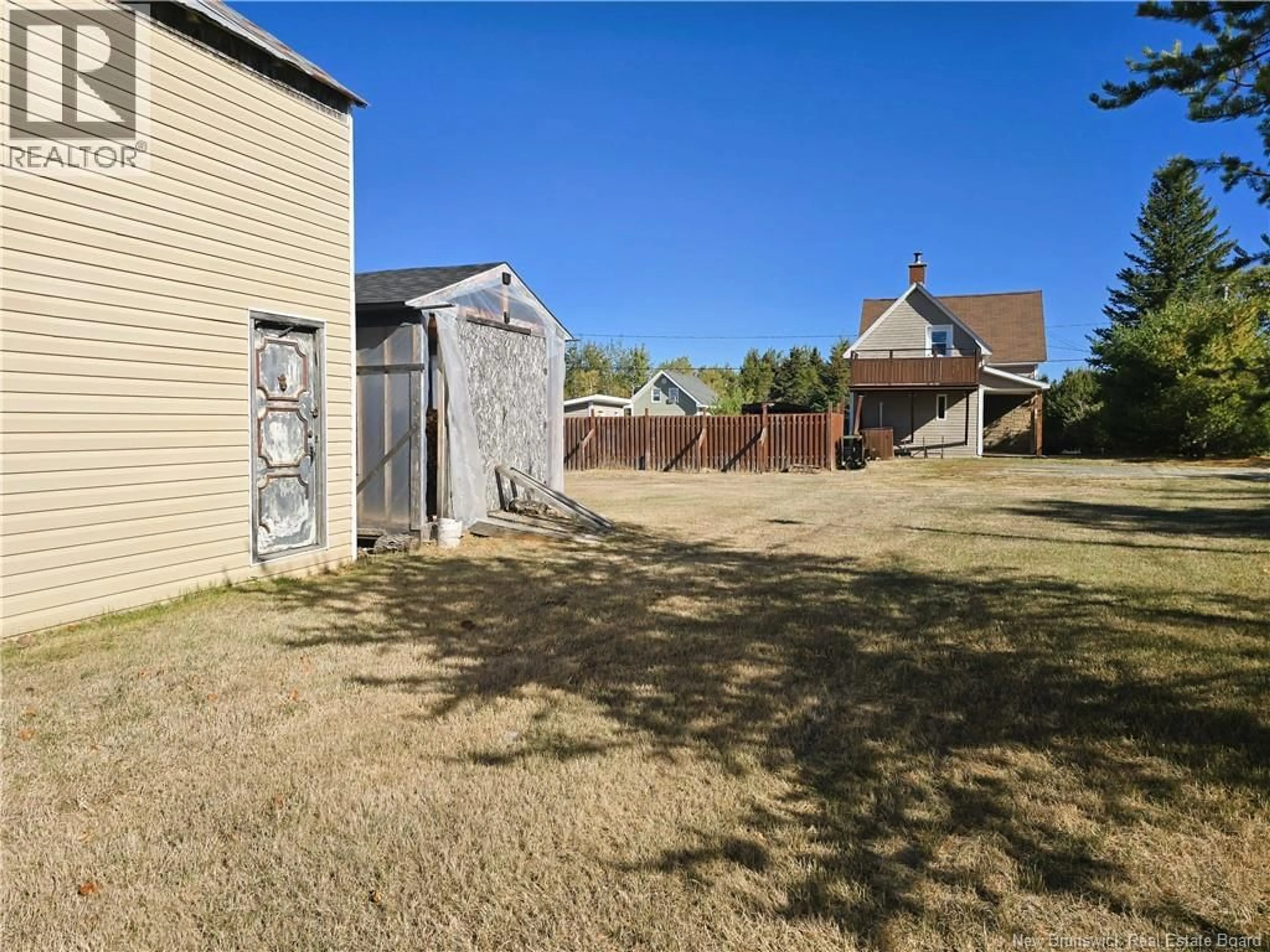 Shed for 62 RUE SYLVAIN, Haut-Sheila New Brunswick E1X3R7