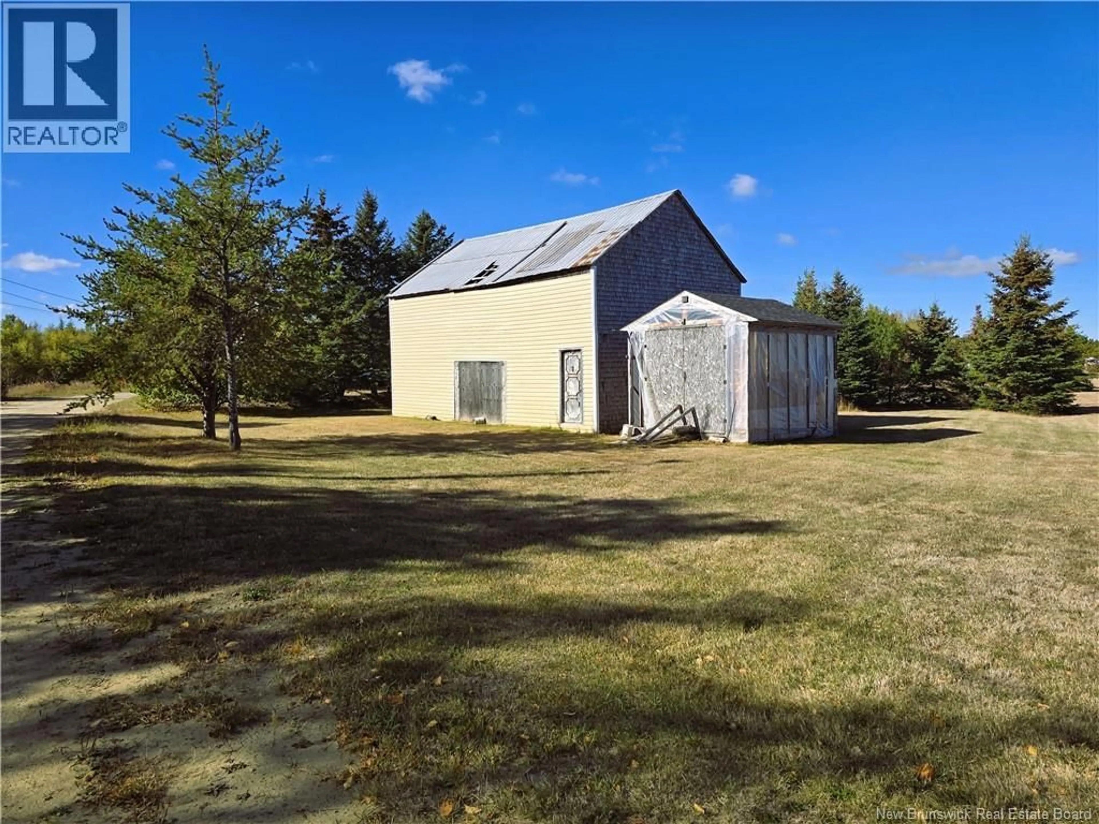 Shed for 62 RUE SYLVAIN, Haut-Sheila New Brunswick E1X3R7