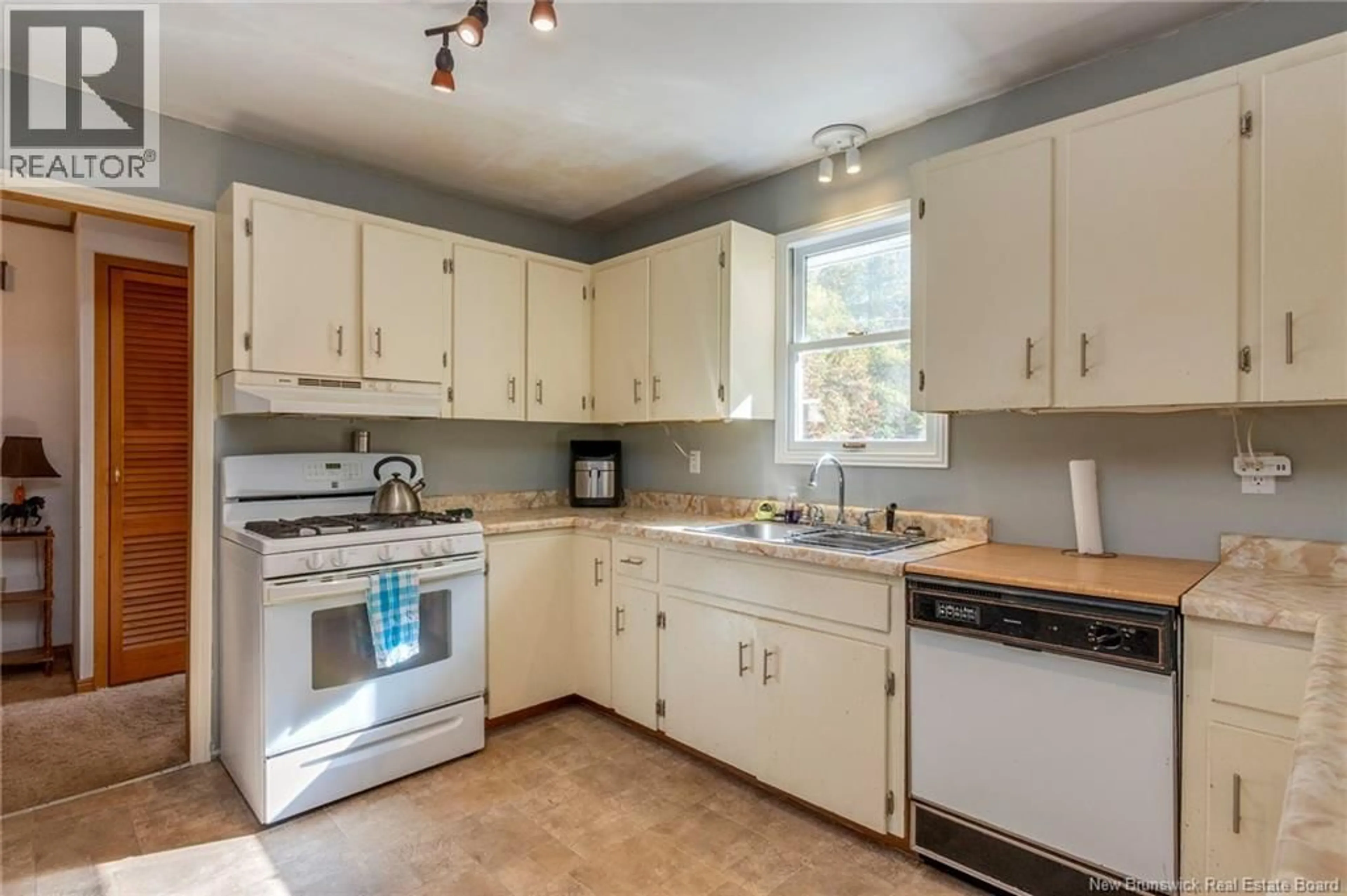 Standard kitchen, unknown for 2557 ROUTE 845, Carters Point New Brunswick E5S1R2