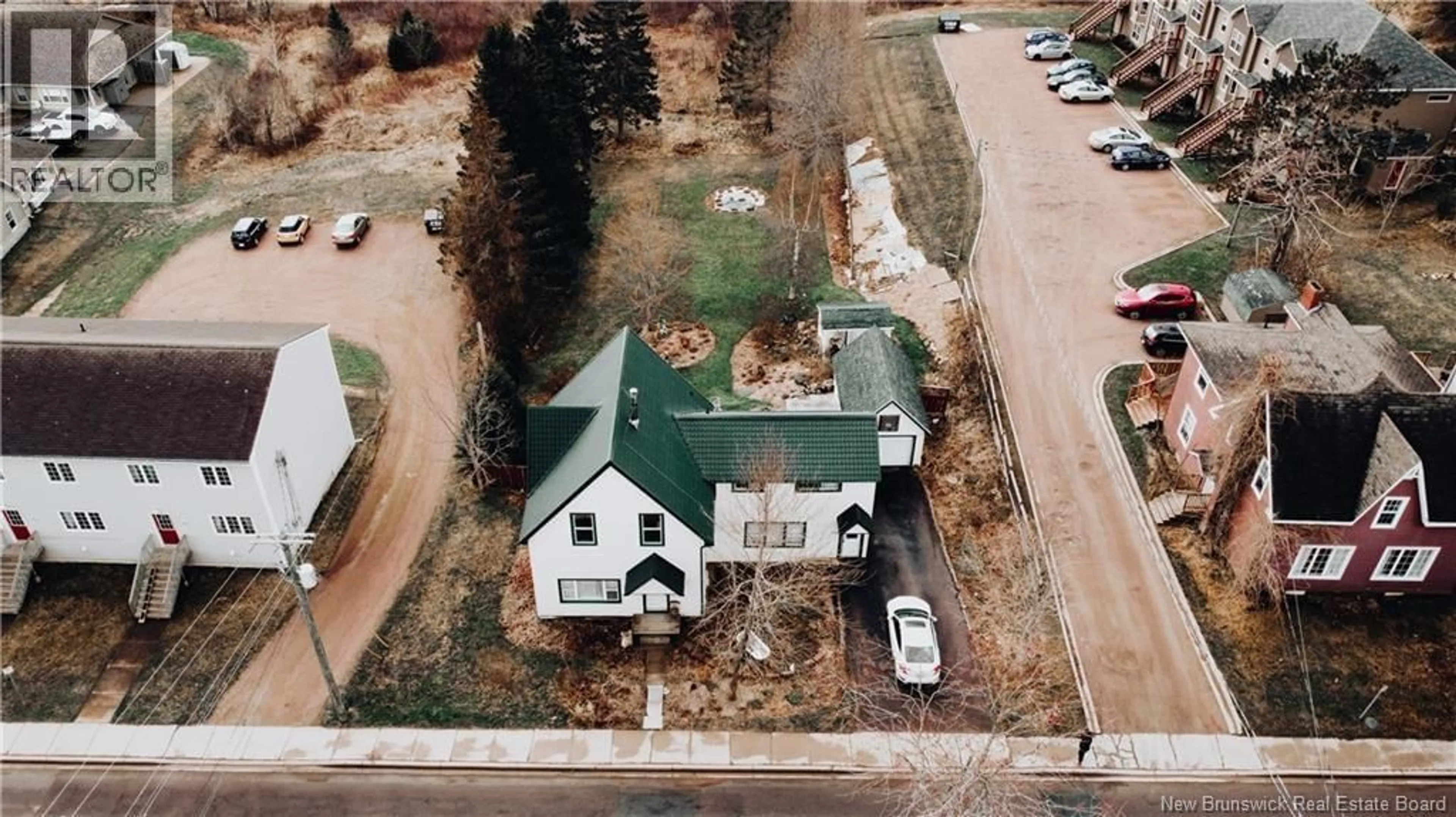 A pic from outside/outdoor area/front of a property/back of a property/a pic from drone, unknown for 38 KING STREET, Sackville New Brunswick E4L3N5