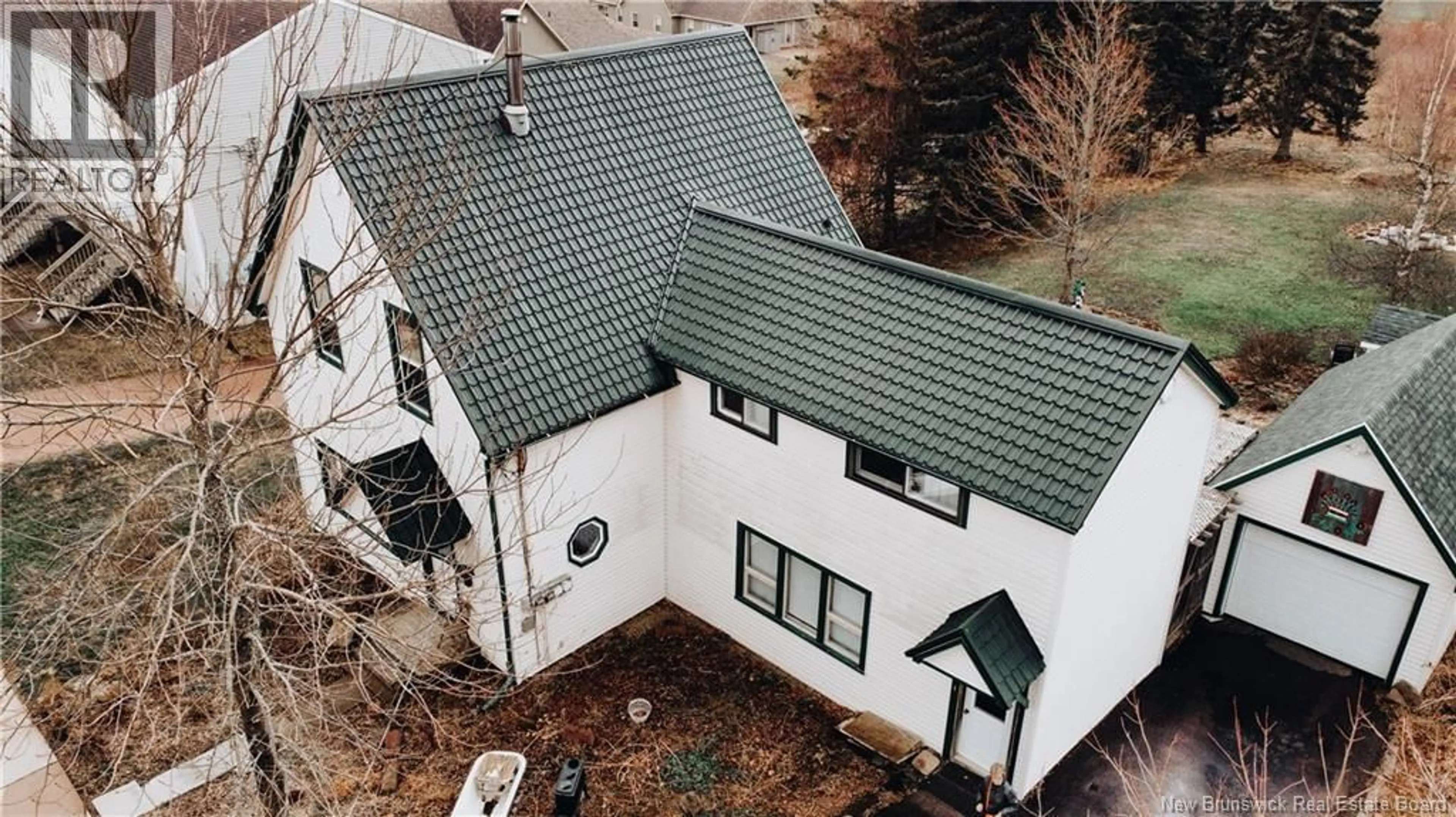 A pic from outside/outdoor area/front of a property/back of a property/a pic from drone, building for 38 KING STREET, Sackville New Brunswick E4L3N5