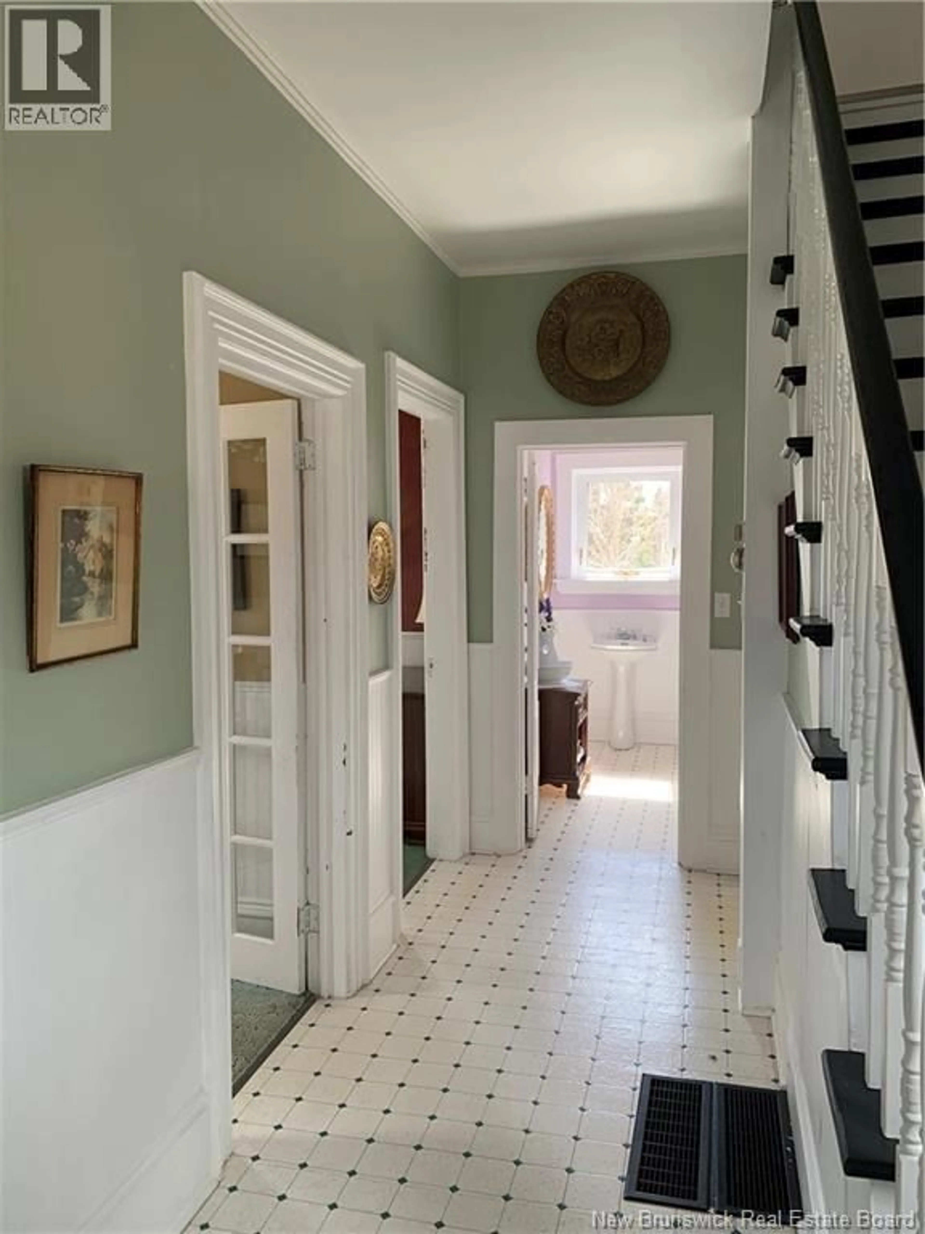 Indoor foyer for 38 KING STREET, Sackville New Brunswick E4L3N5