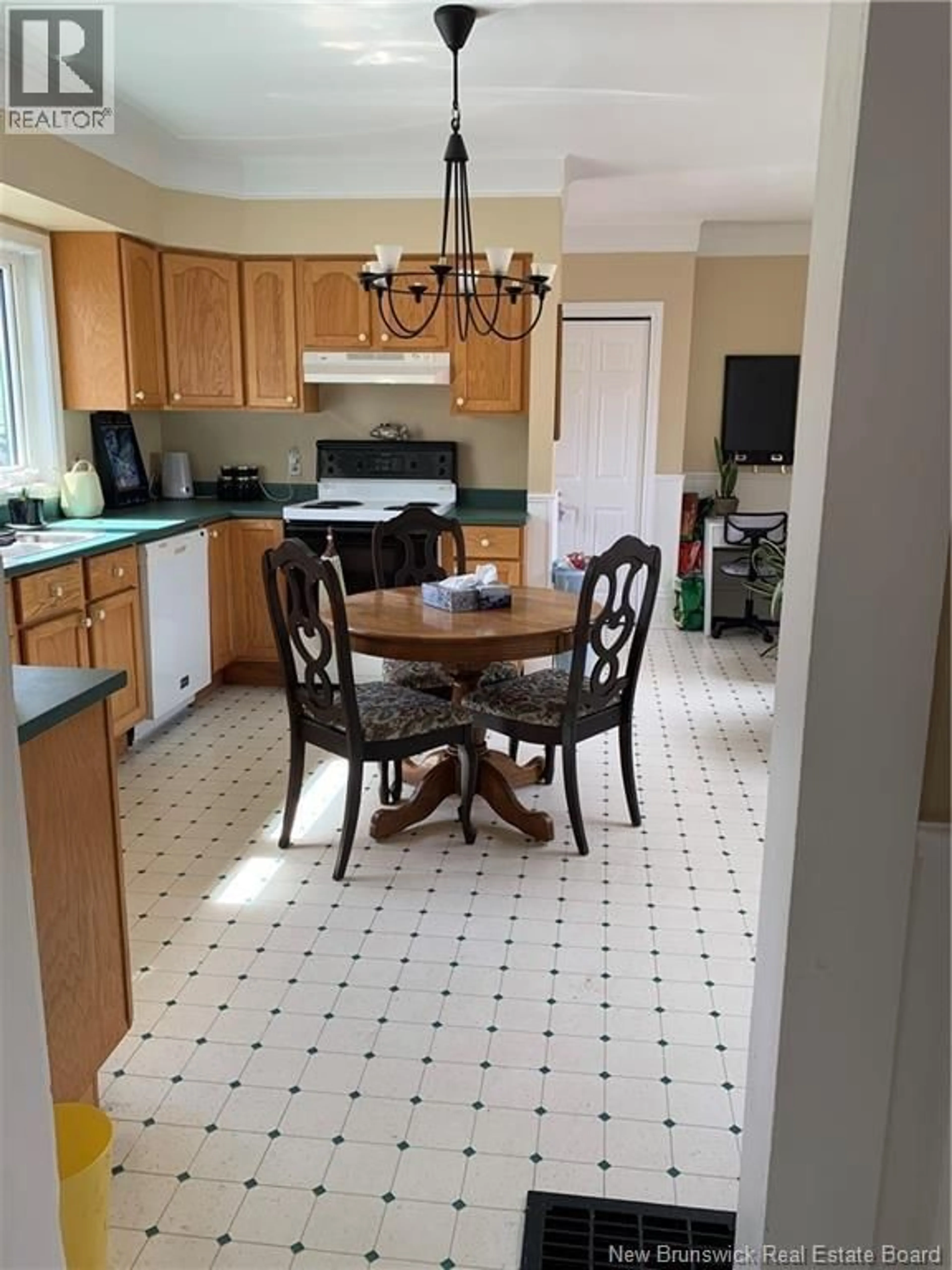 Standard kitchen, ceramic/tile floor for 38 KING STREET, Sackville New Brunswick E4L3N5