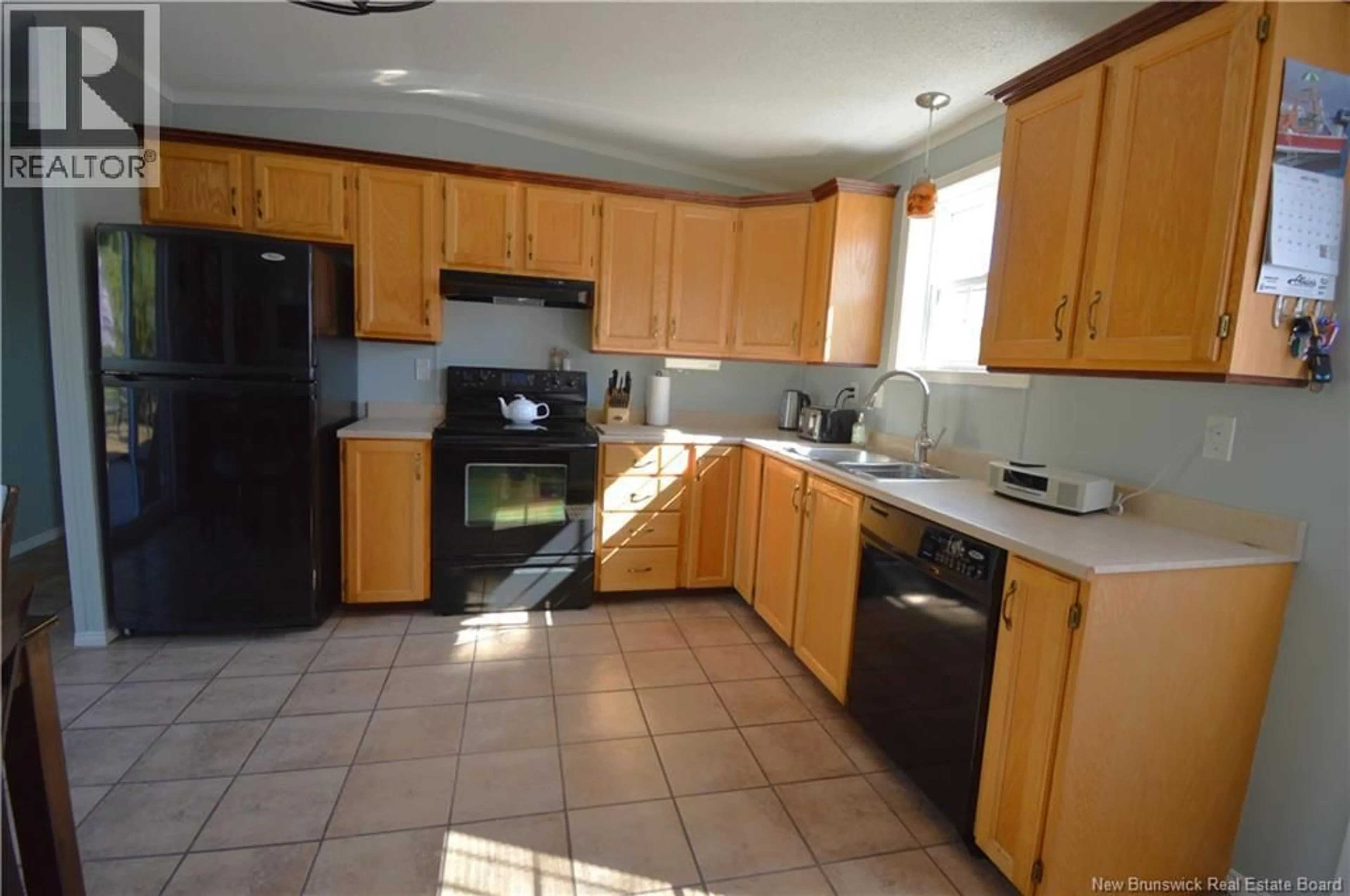 Standard kitchen, ceramic/tile floor for 632 CHAMPLAIN STREET, Shediac New Brunswick E4P9C9