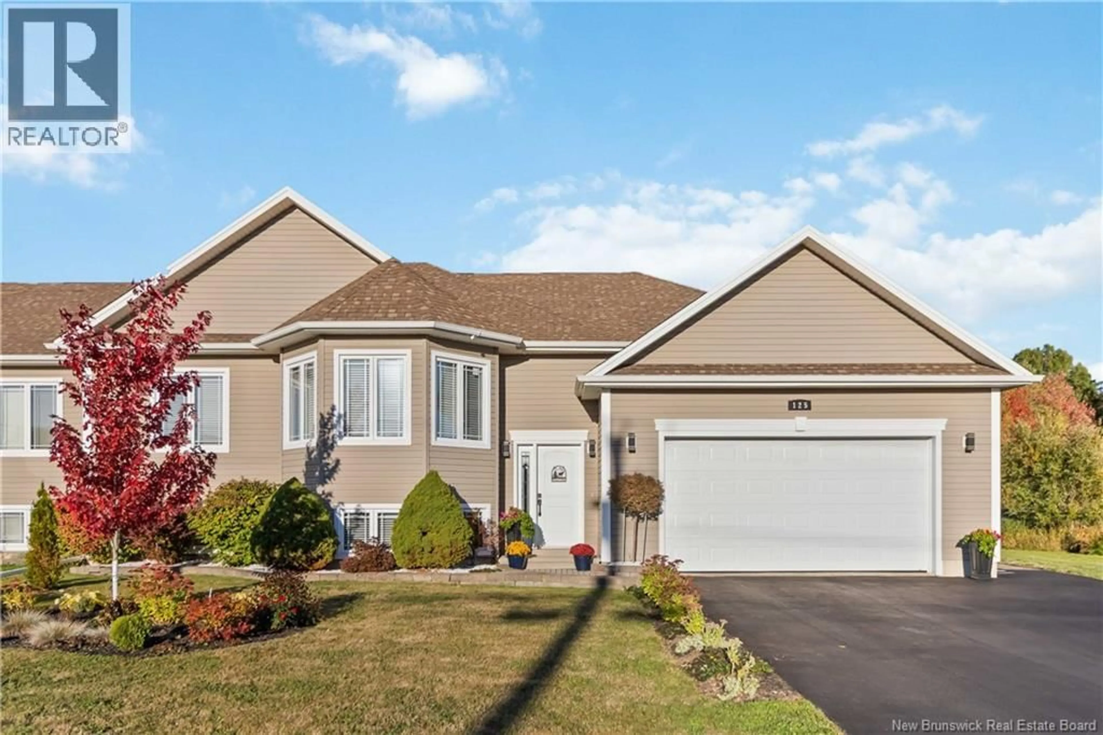 Home with vinyl exterior material, street for 125 OAK RIDGE DRIVE, Moncton New Brunswick E1G4Z1