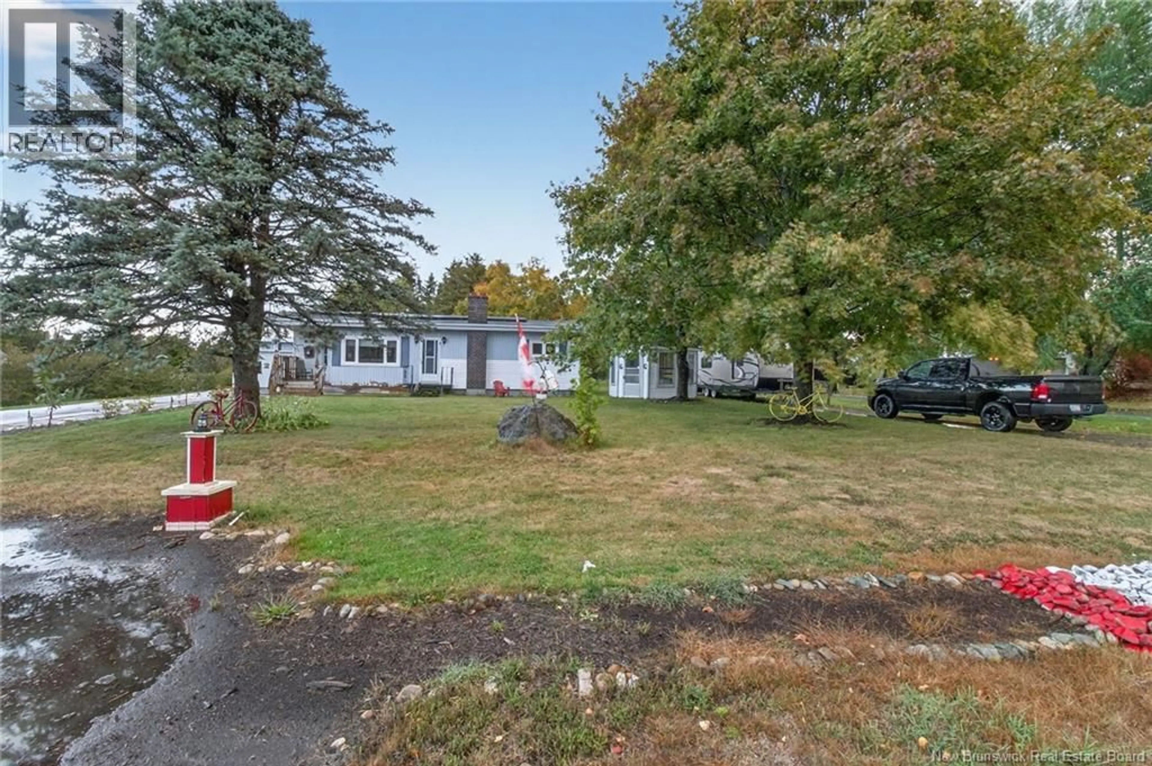A pic from outside/outdoor area/front of a property/back of a property/a pic from drone, street for 2732 ACADIE, Cap-Pelé New Brunswick E4N1P3
