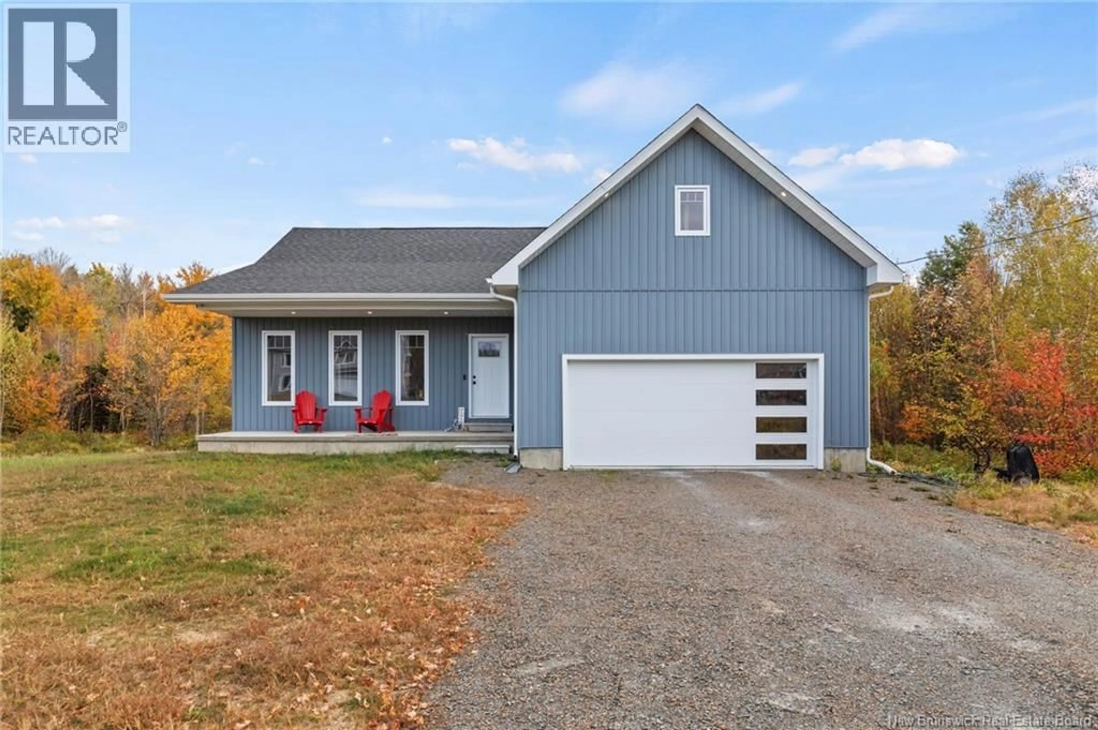 Home with vinyl exterior material, street for 27 HEMLOCK STREET, Penniac New Brunswick E3A4X5